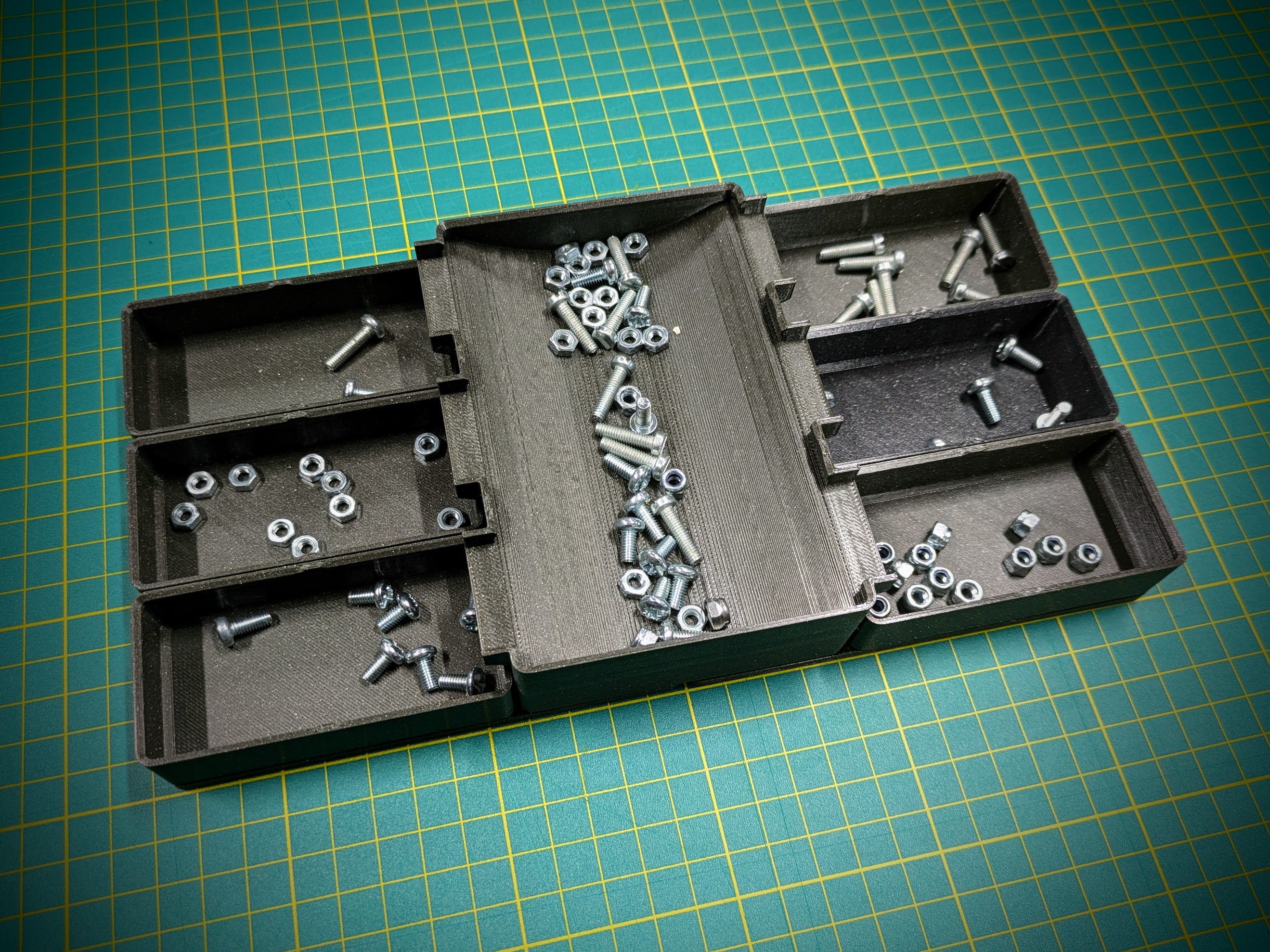 Miniatura 3 do modelo 3D Easy Sorting Tray - Gridfinity Edition