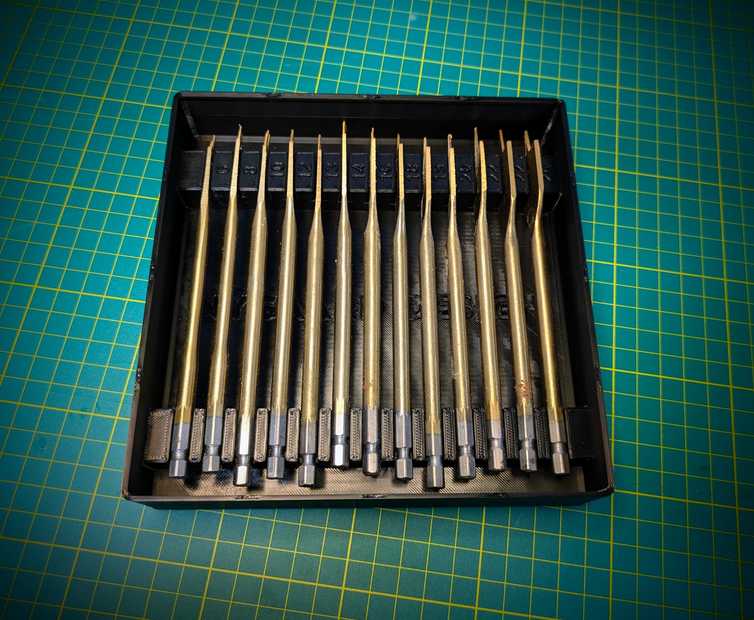 Gridfinity Spade Drill Bit Organizer 4x4x5