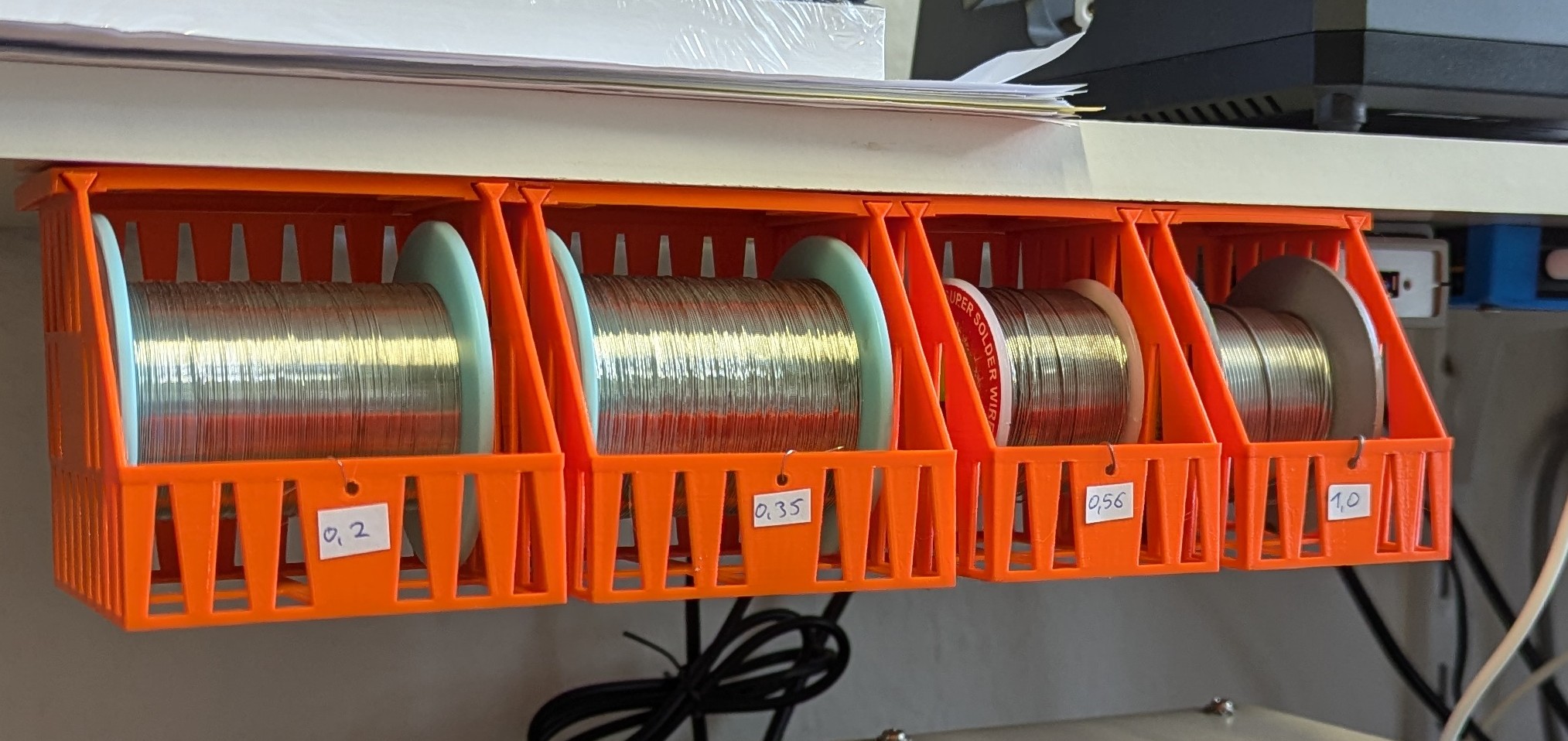 Tin roller and holding plate