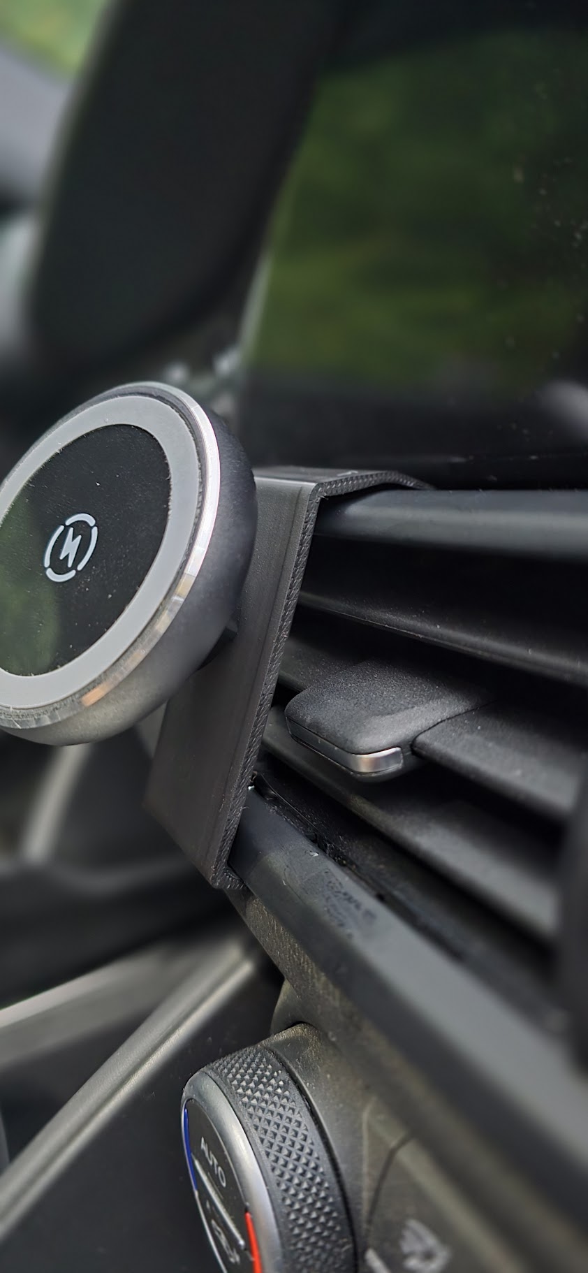 Alfa Romeo Giulia Clip on Phone Mount.