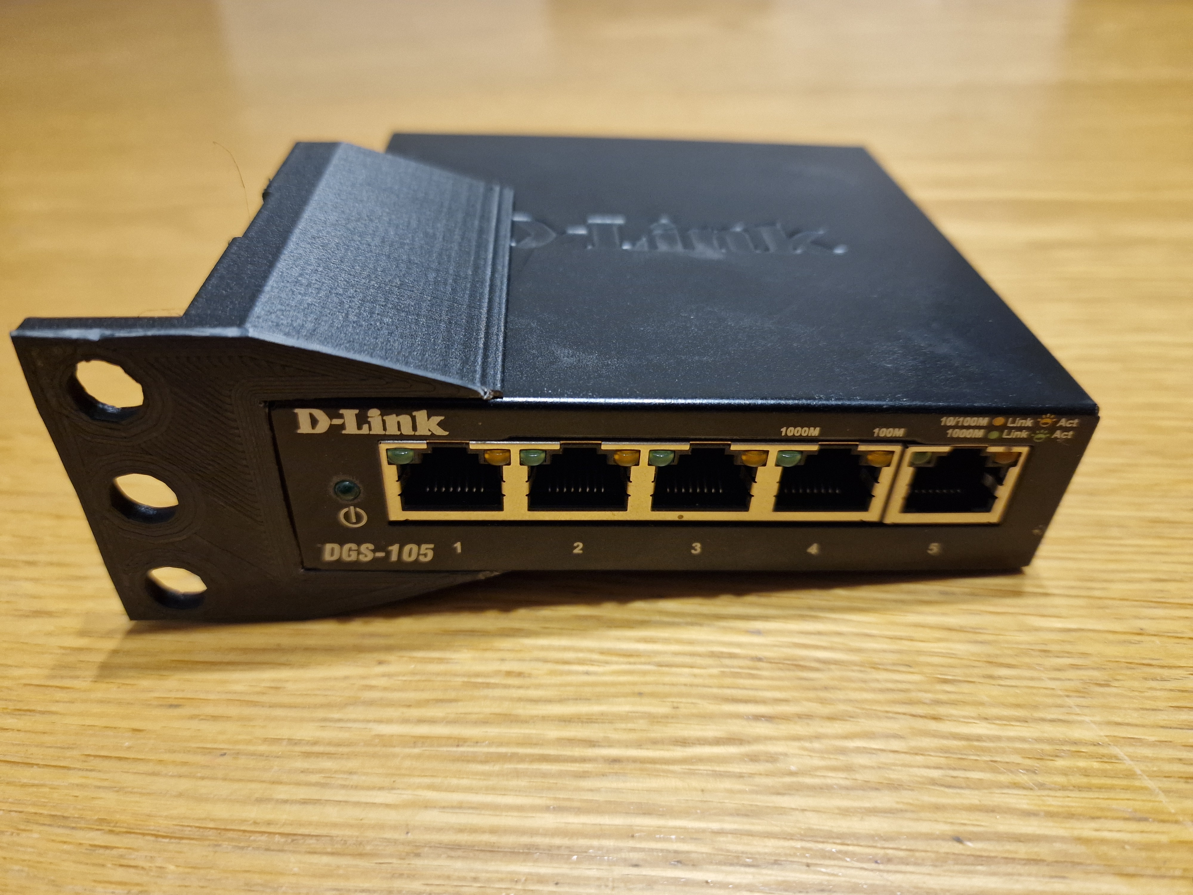 D-Link DGS-105 Rack Mount