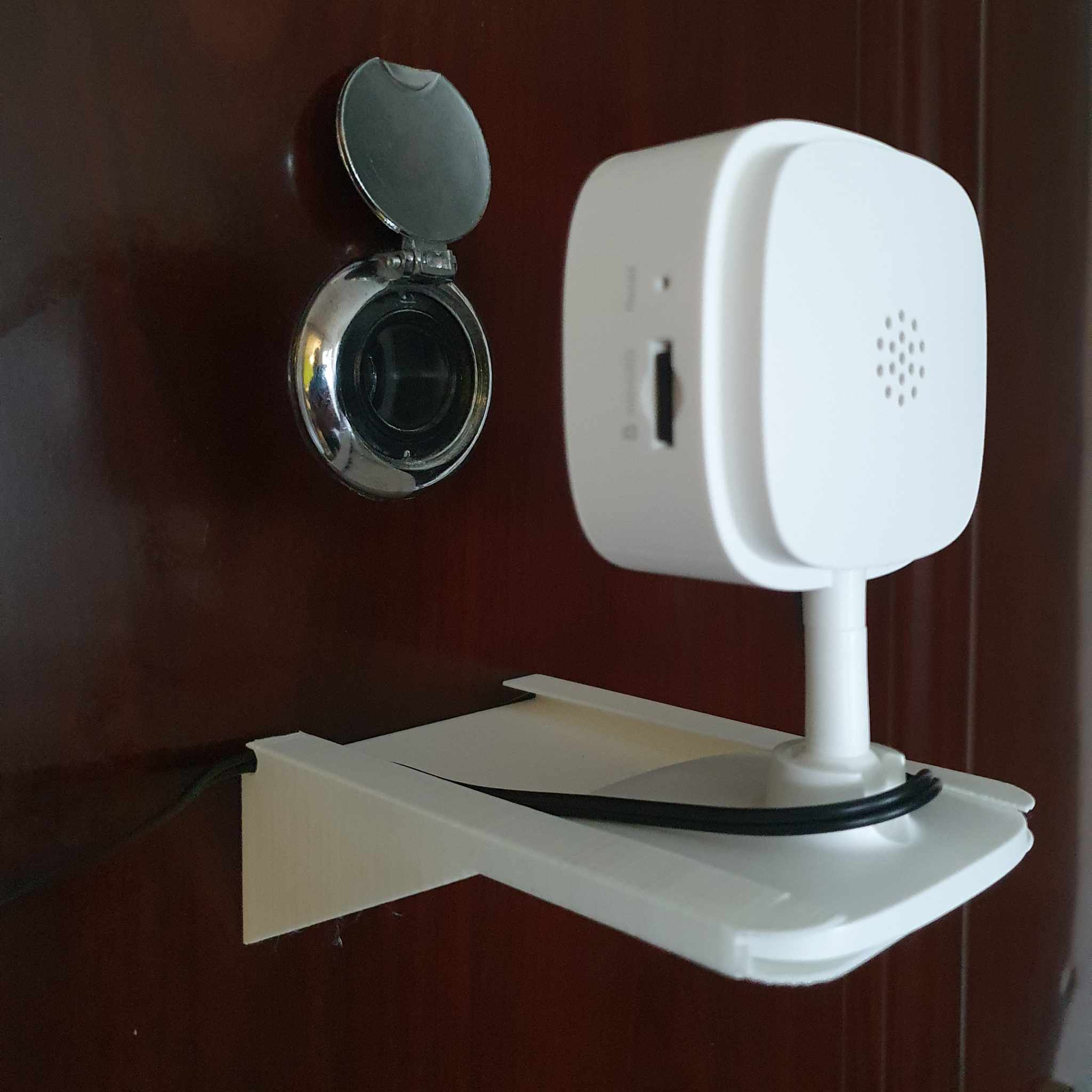 Tapo C100 peephole slide-in mount