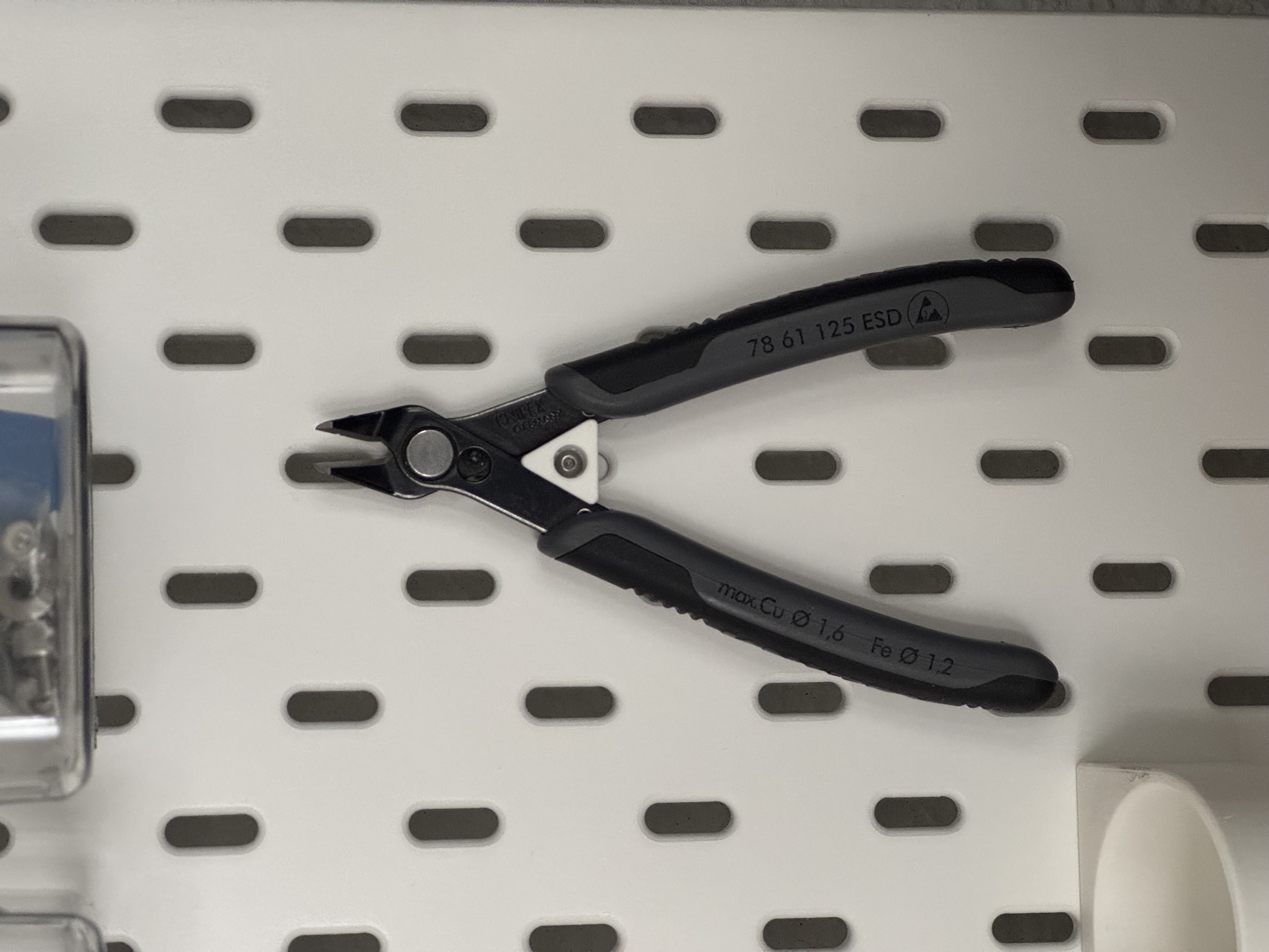 Skadis - Knipex Pliers - Electronic Super Knips - T-Nut Edition