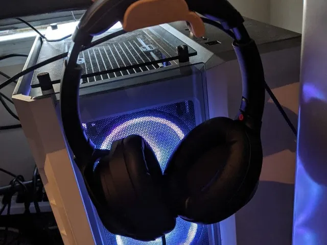 Headphone Holder for Wireless Headphones with Cable Feed Through V2