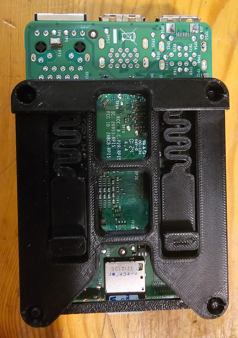 Low profile DIN  Offset Mount for Raspberry Pi 3B, 4 or 5 with a tighter DIN rail clip (include the STEP model)