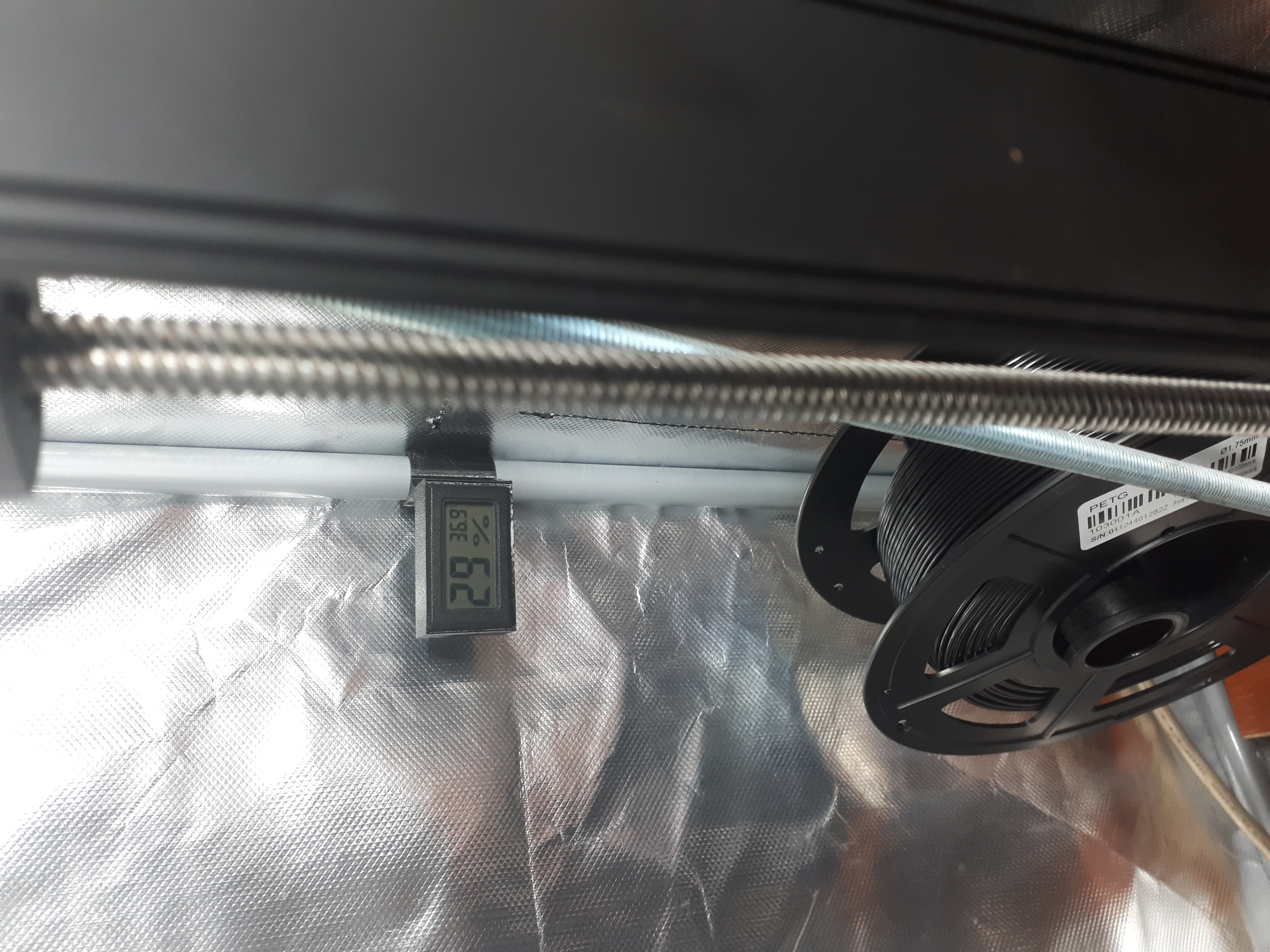 Creality enclosure humidity & temperature sensor holder by @Sebazzz - grip improvement