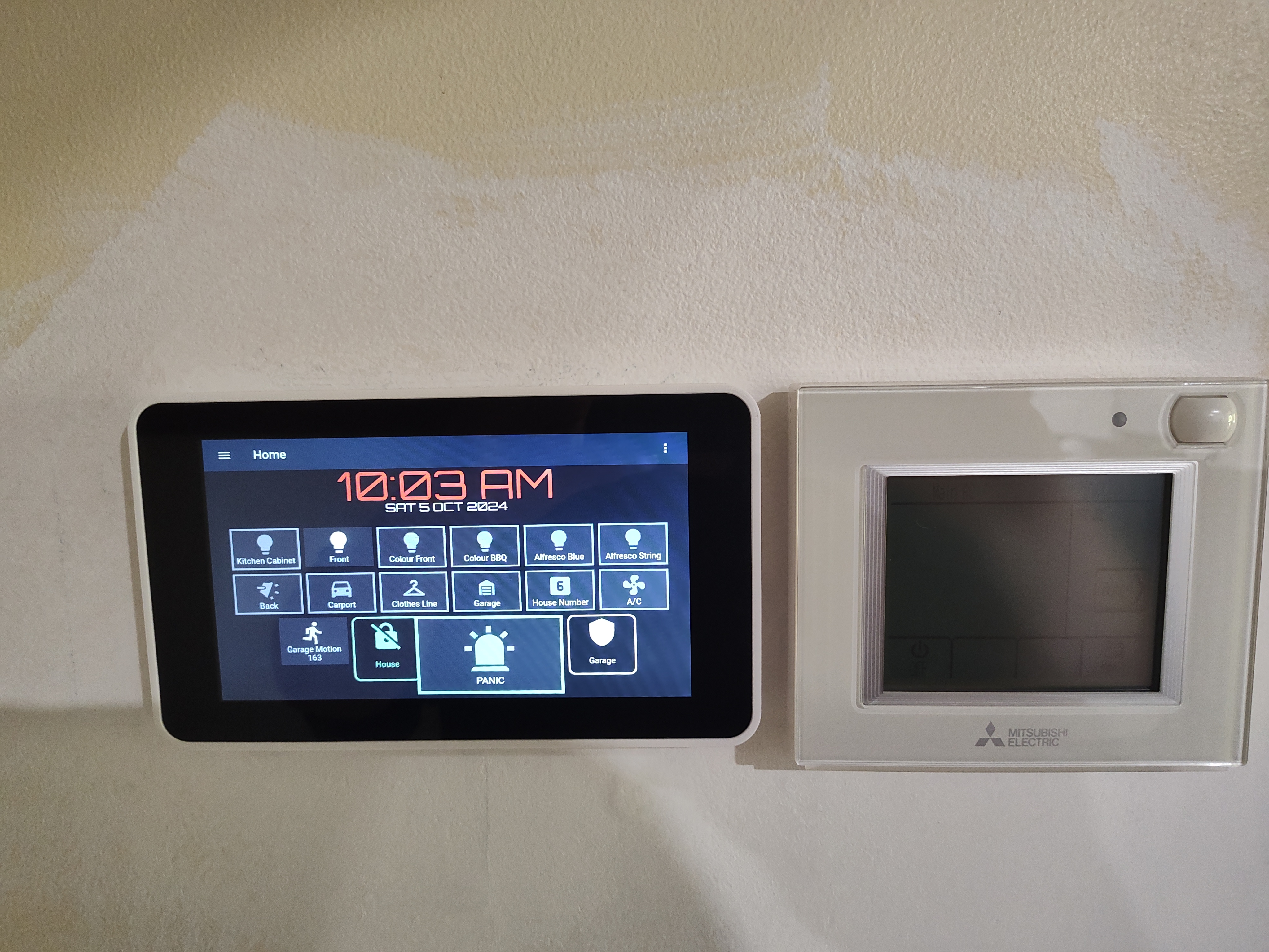 Raspberry PI Official 7" Display Wall Flush Mount (recessed in wall)