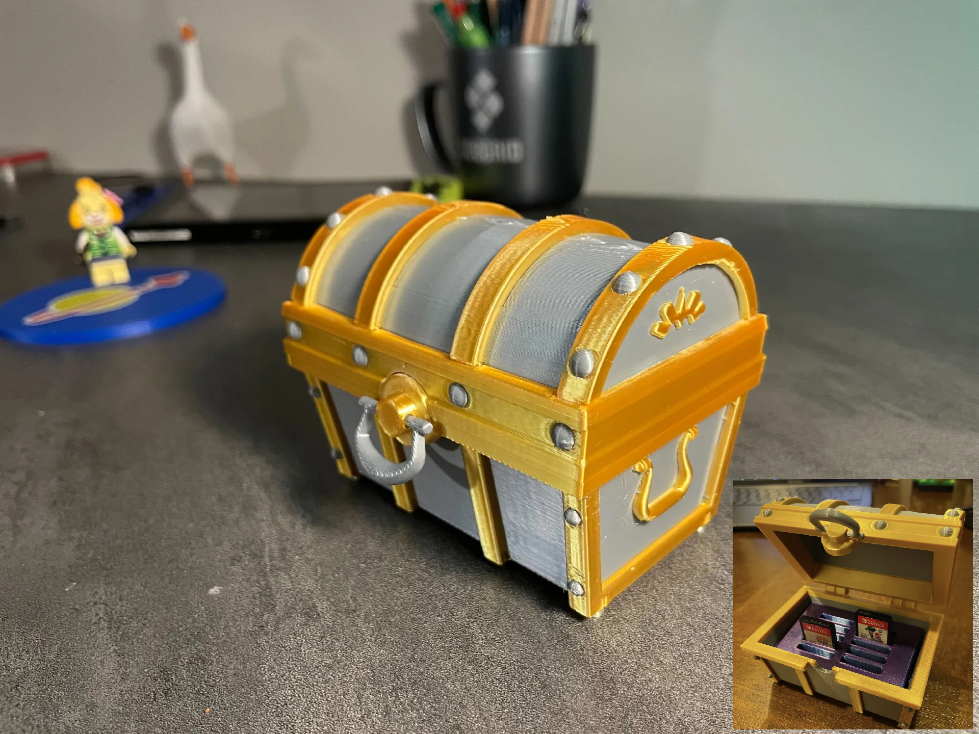 The Legend of Zelda: Breath of the Wild Treasure Chest Switch Cartridge holder