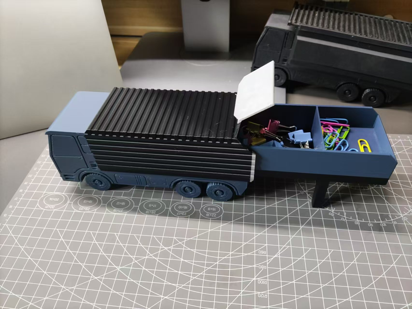 Desktop storage(truck styling_v2)