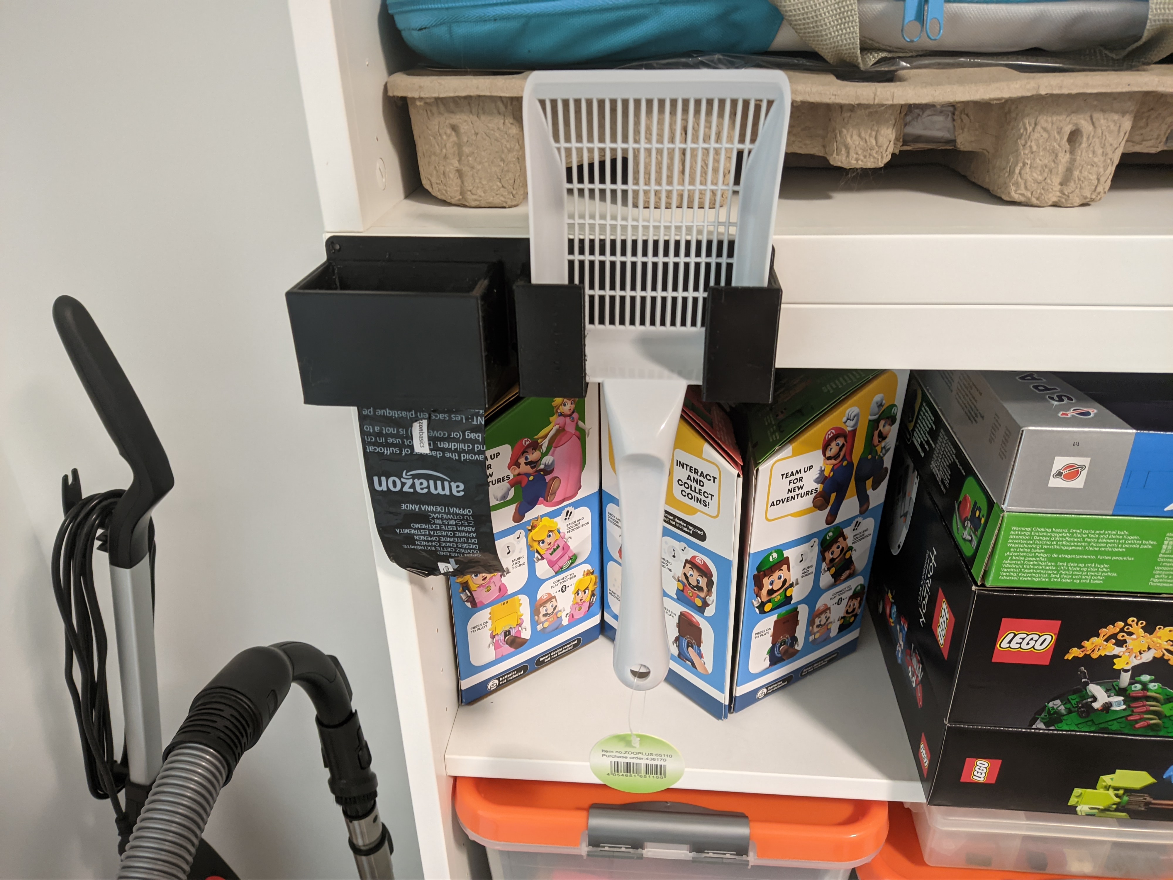 Litterbox cleaning station