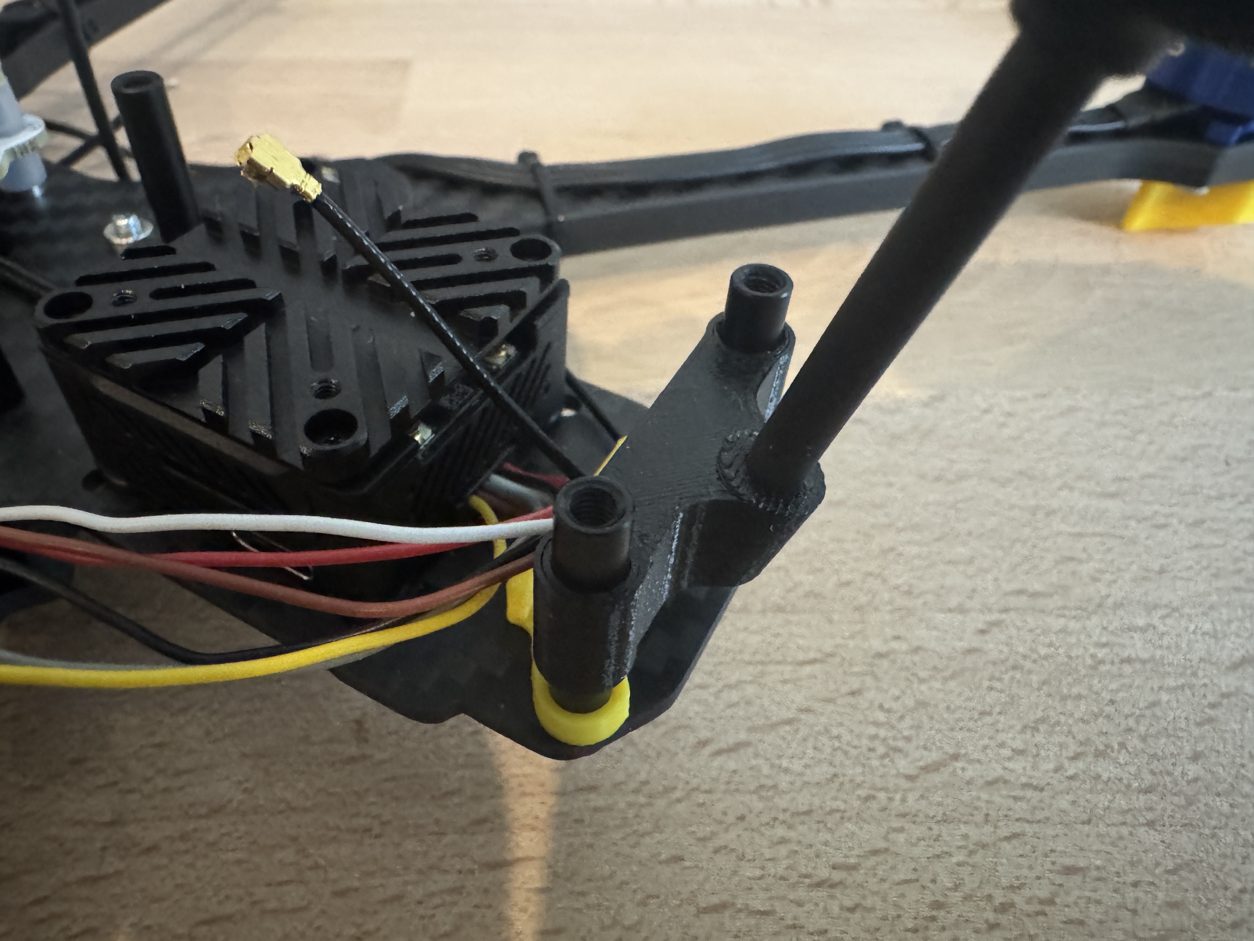 SpeedyBee Mario 8 - DJI O3 antenna holder