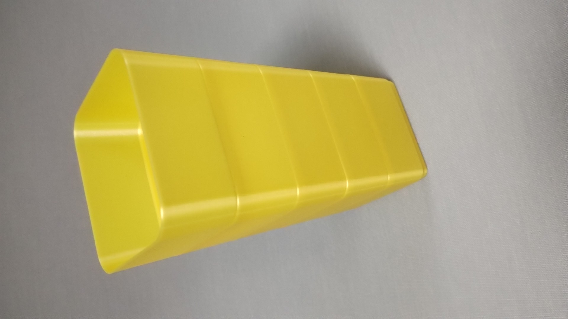 Deceptively stackable nestable cups / trays (parametric)