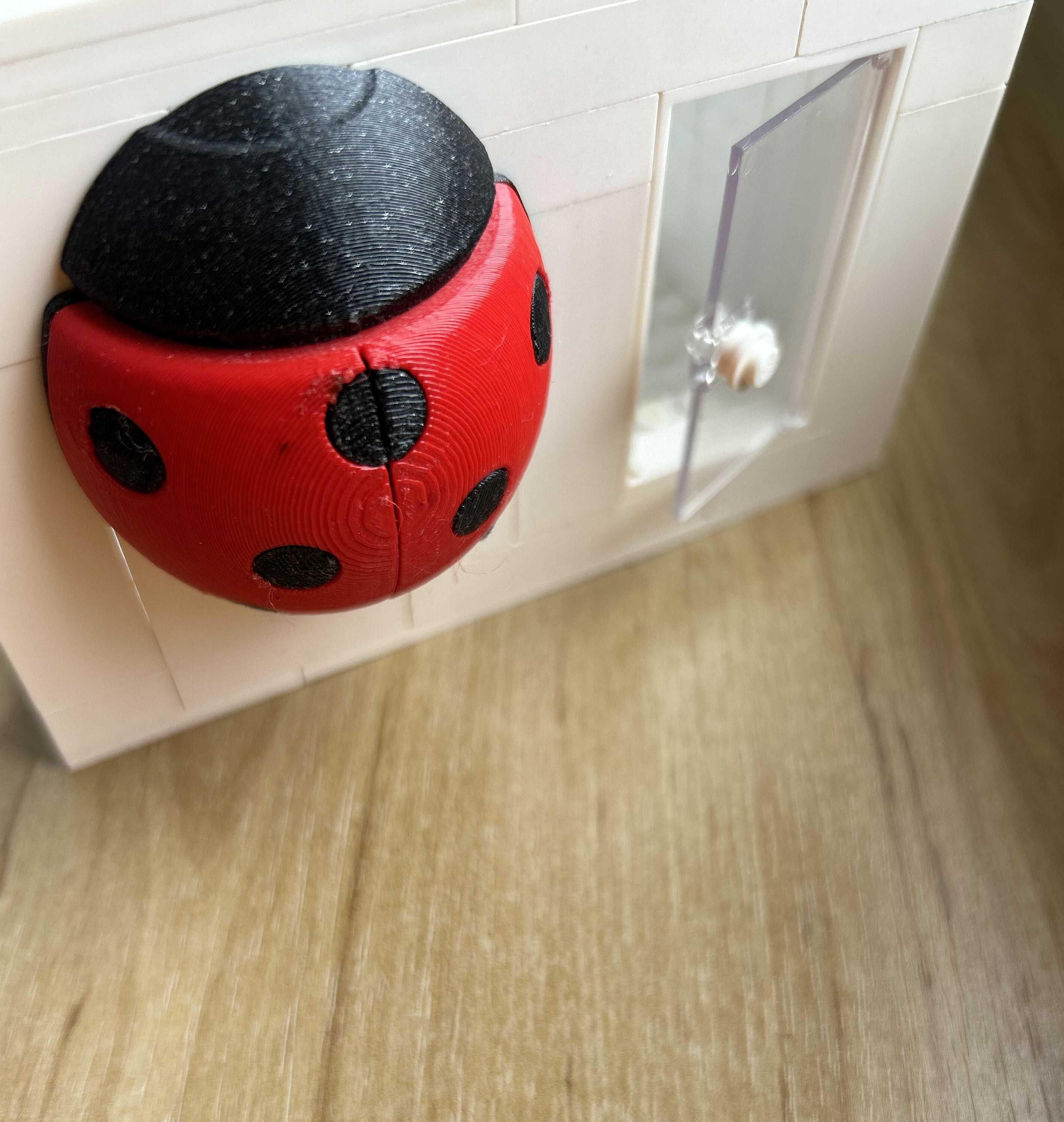Miniatura 4 do modelo 3D ladybug