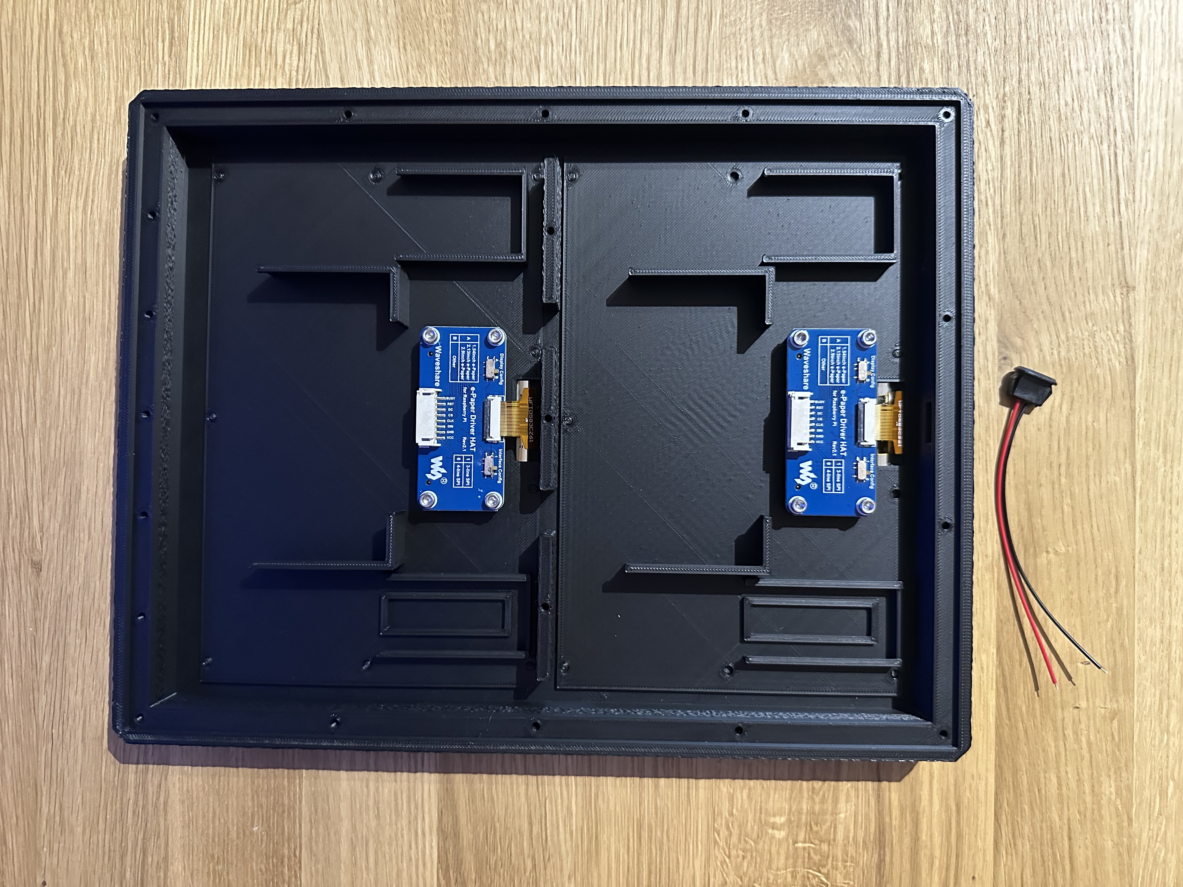 Double WaveShare 7.5" e-Paper case - symmetrical borders — miniatura 5