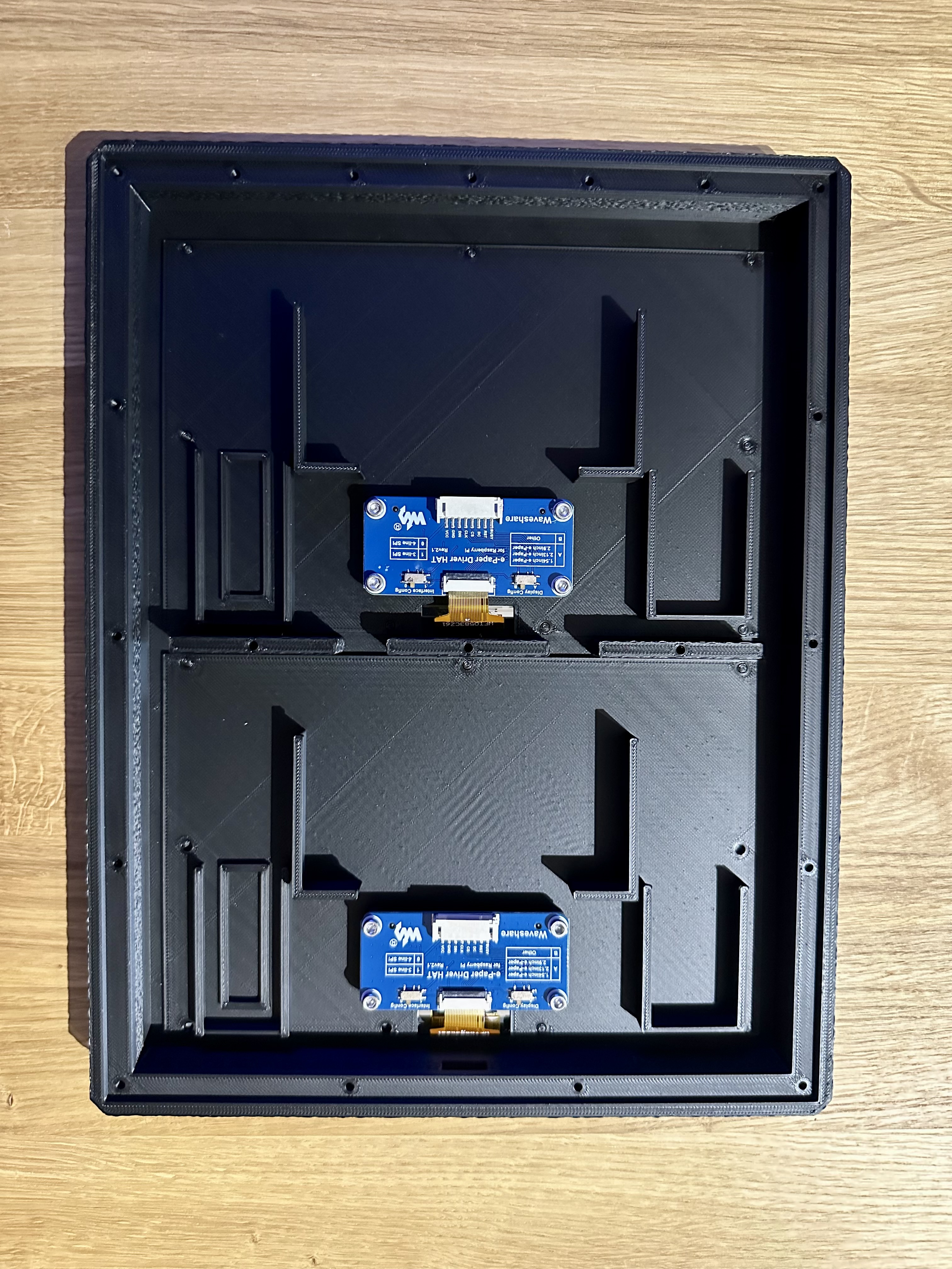 Double WaveShare 7.5" e-Paper case - symmetrical borders — miniatura 4