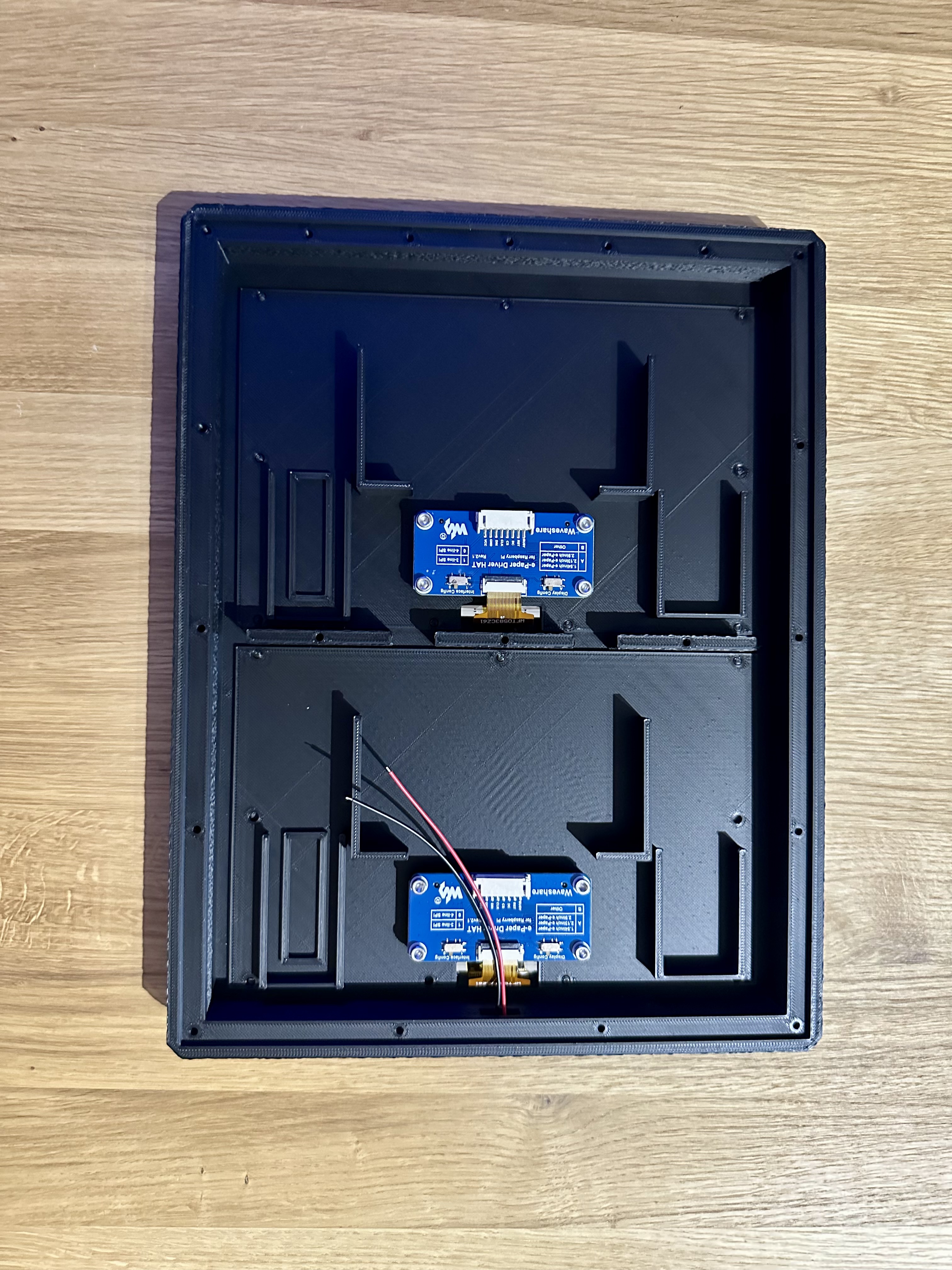 Double WaveShare 7.5" e-Paper case - symmetrical borders — miniatura 7