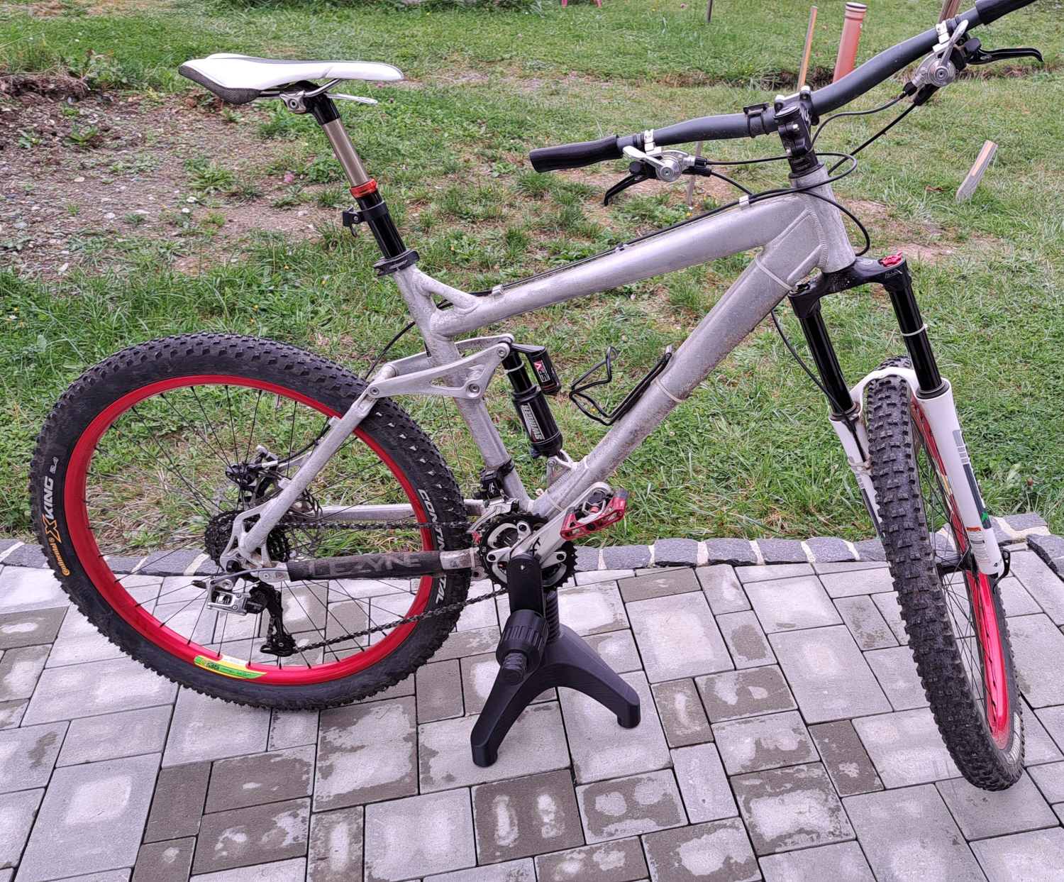 Fahrrad-Ständer / Bike Ständer für Räder die keinen Ständer montiert haben