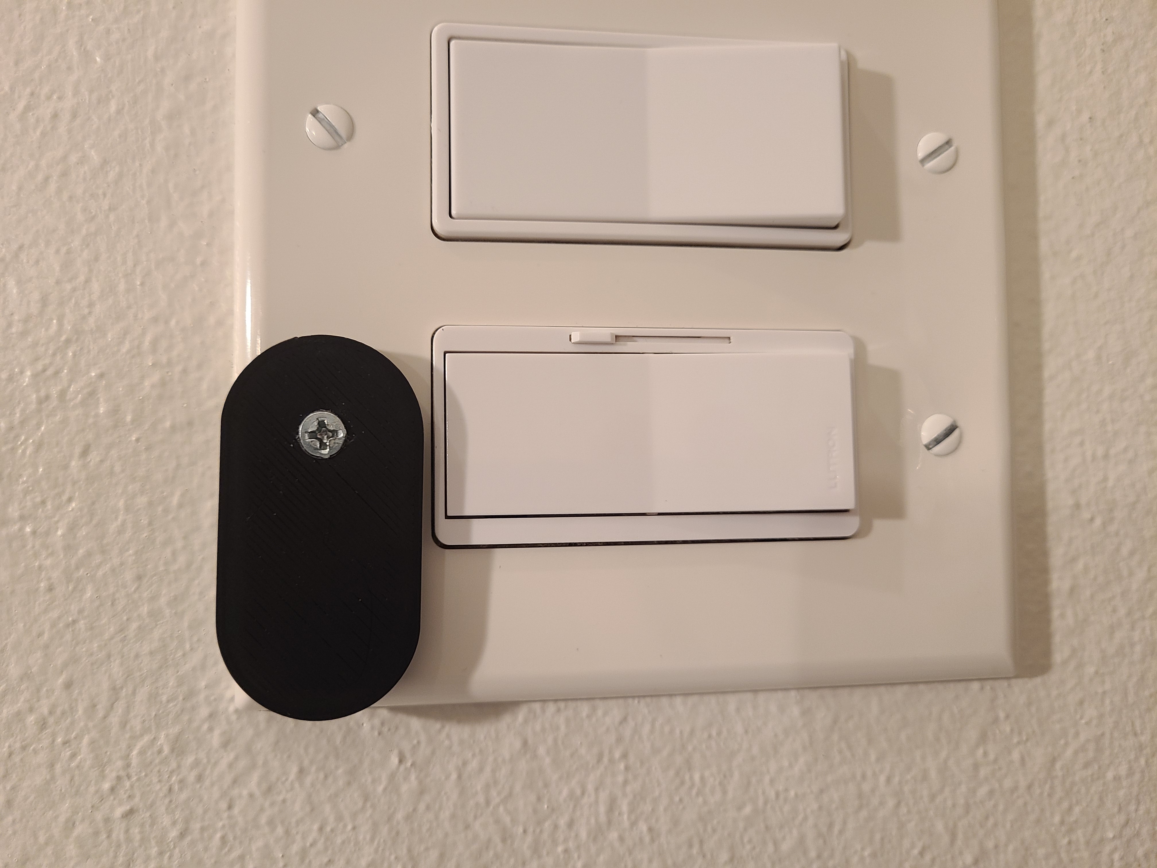 Miniatura 2 do modelo 3D Toggle Light Switch Lock