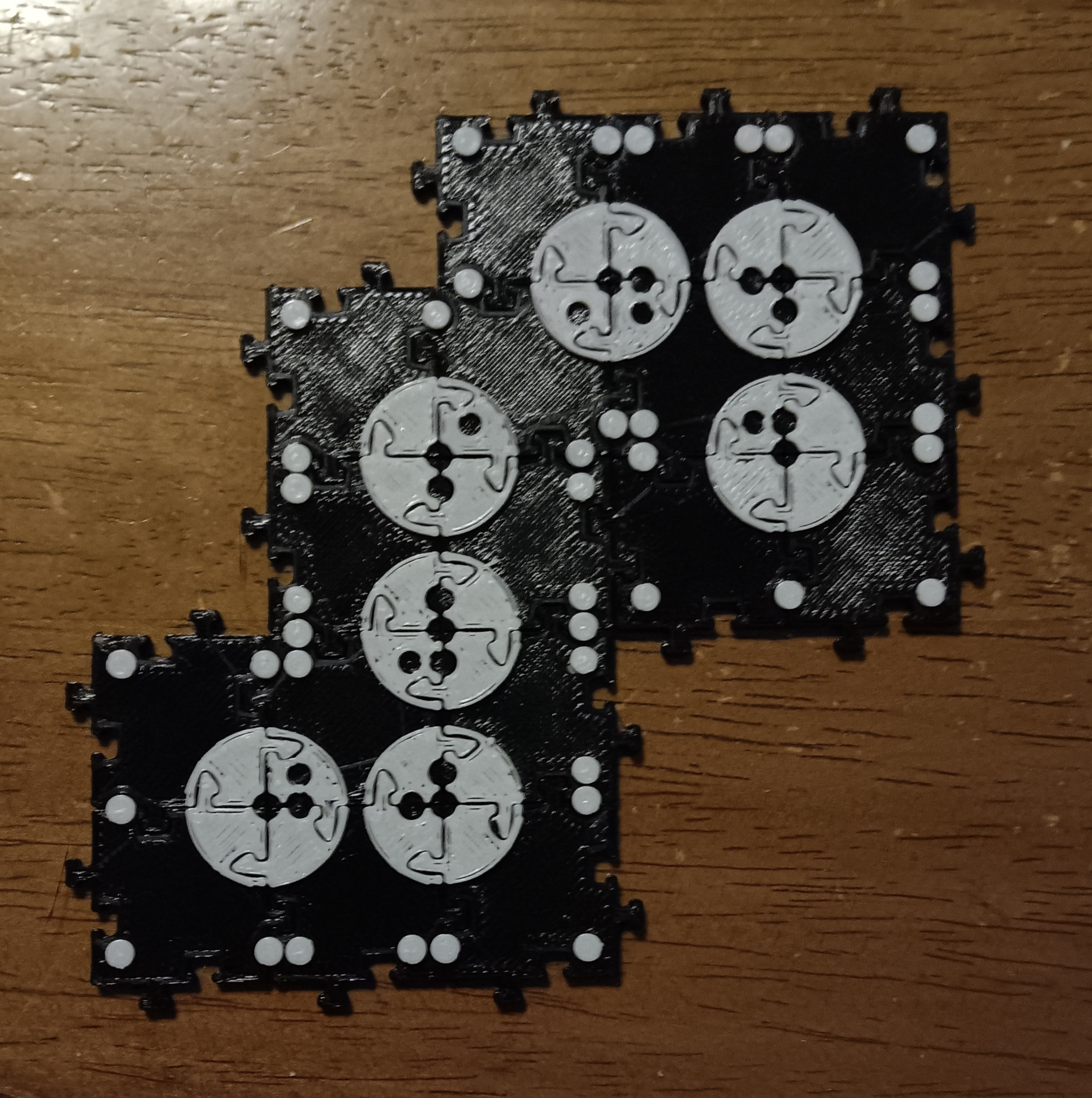 Moore neighborhood tiles for visualizing 2-state cellular automata