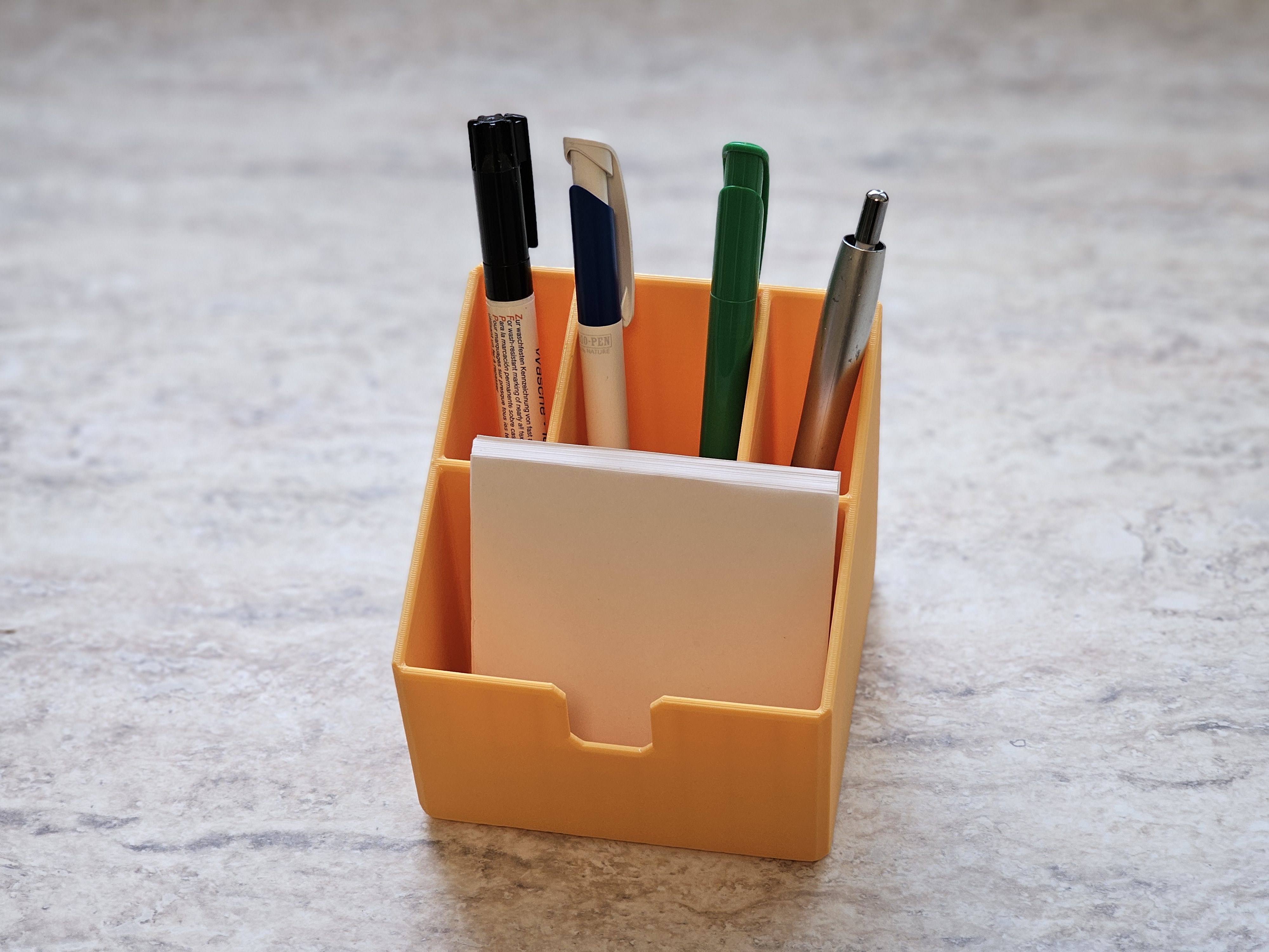Stift und Zettelhalter