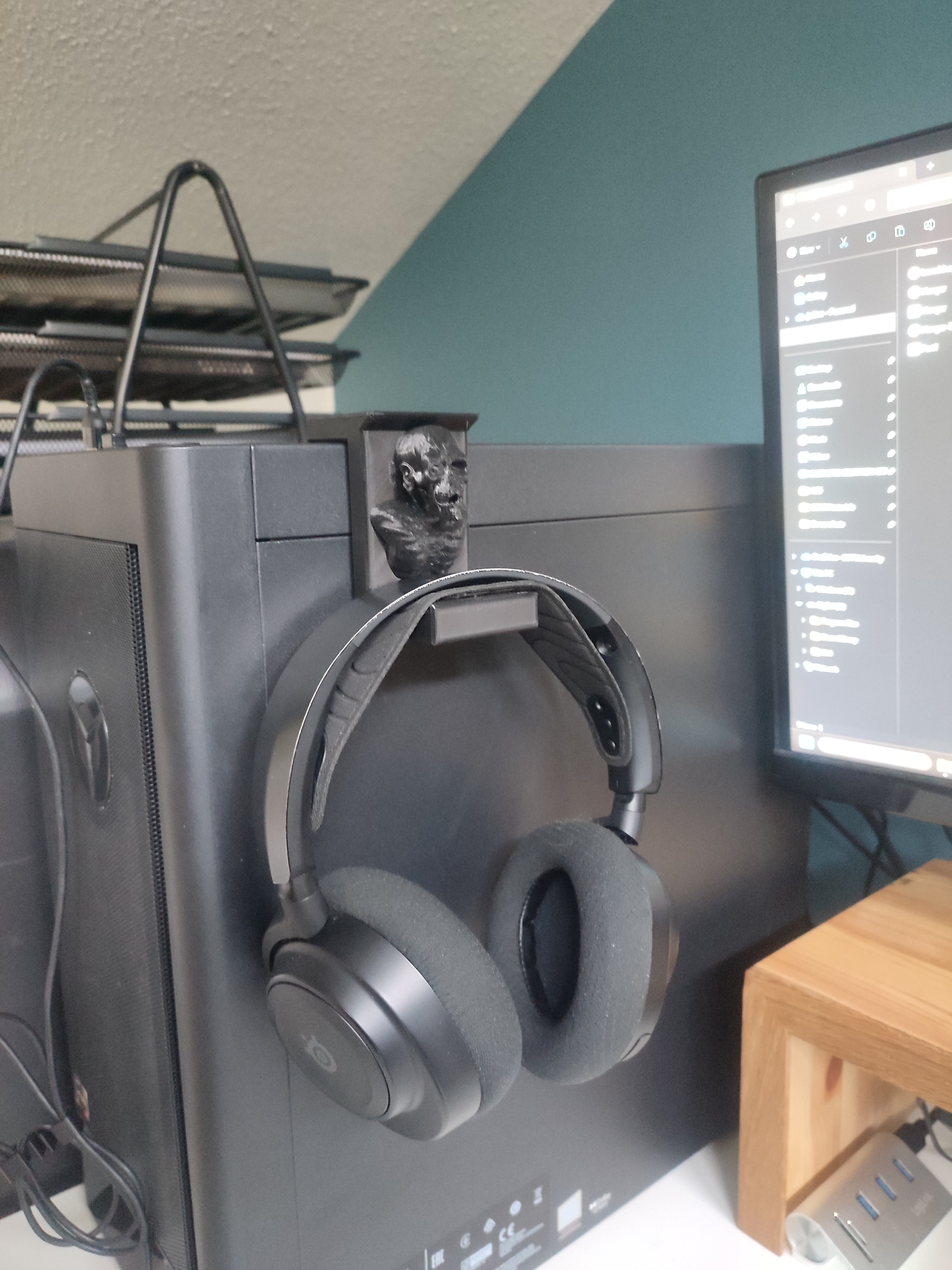 Zombie Headphone holder