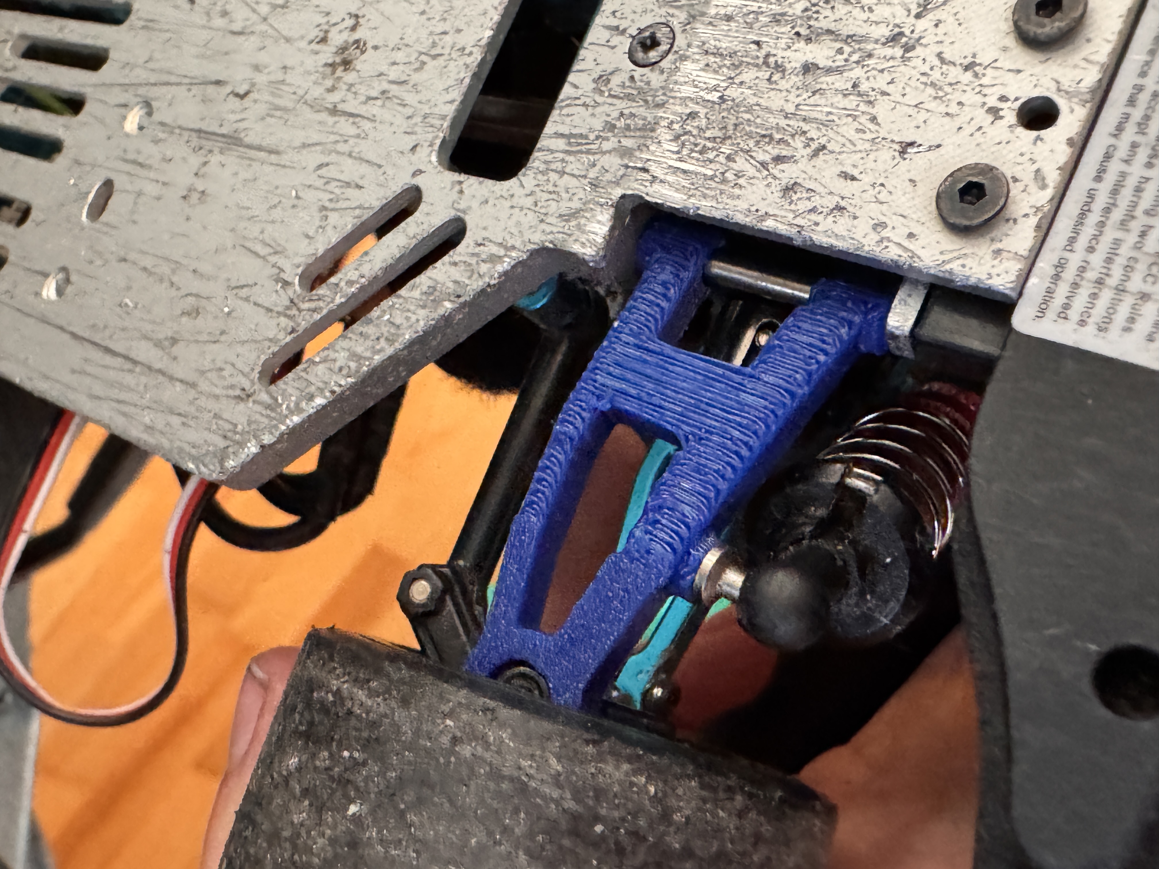 udi1601 front left suspension arm