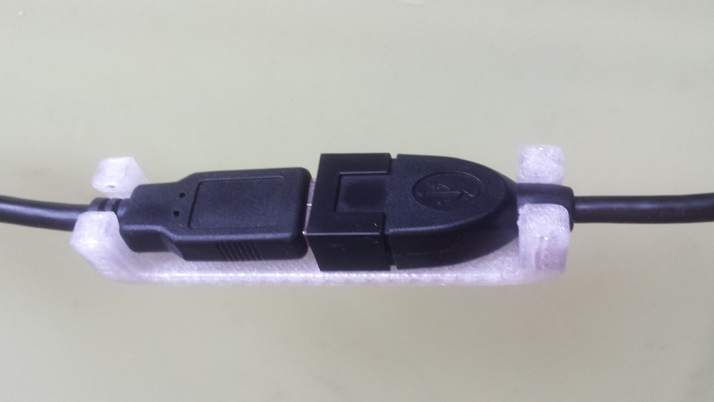 USB-extension-cord clip