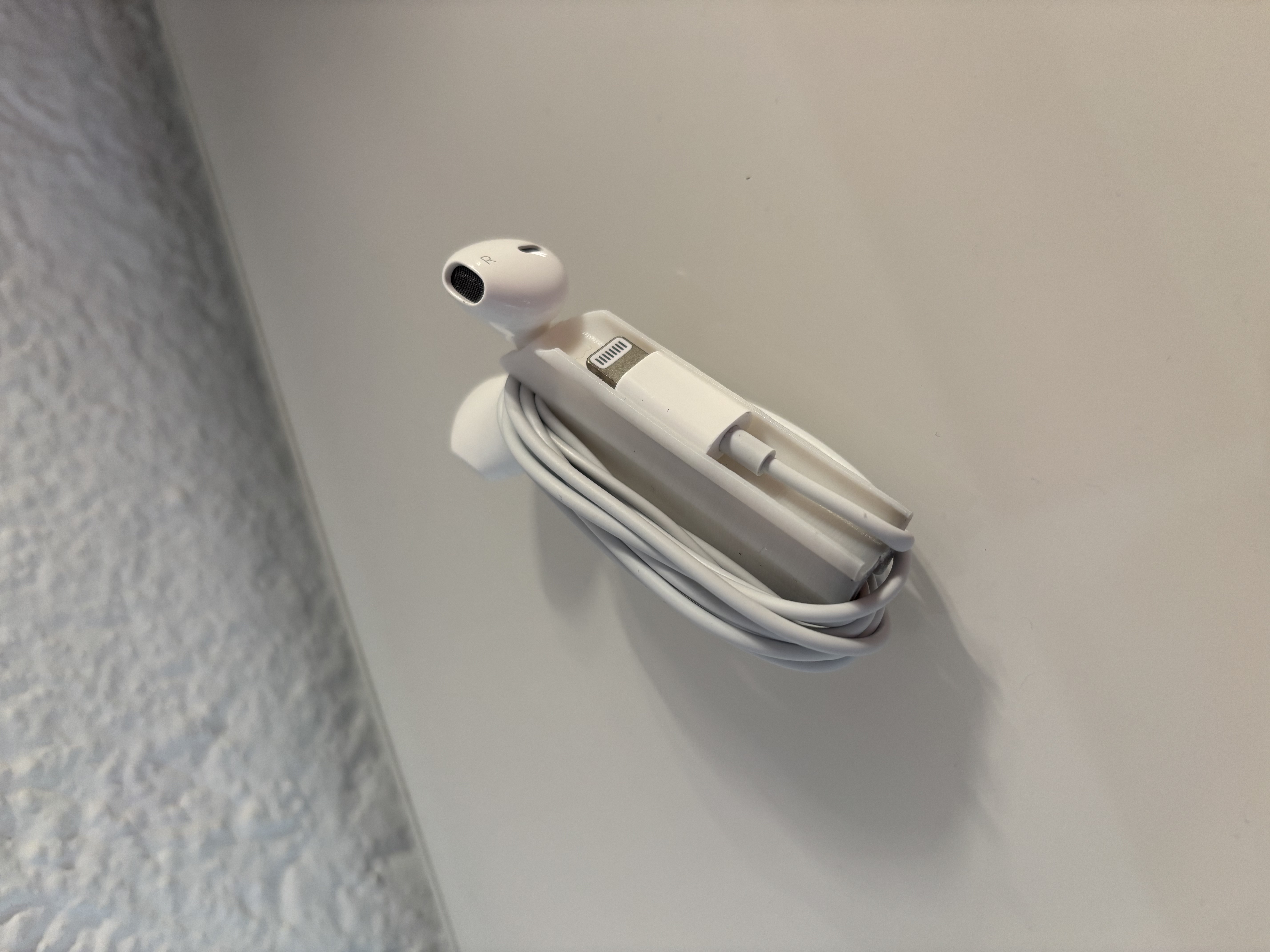 Apple earpods / earbuds holder, cable wrap (lightning)