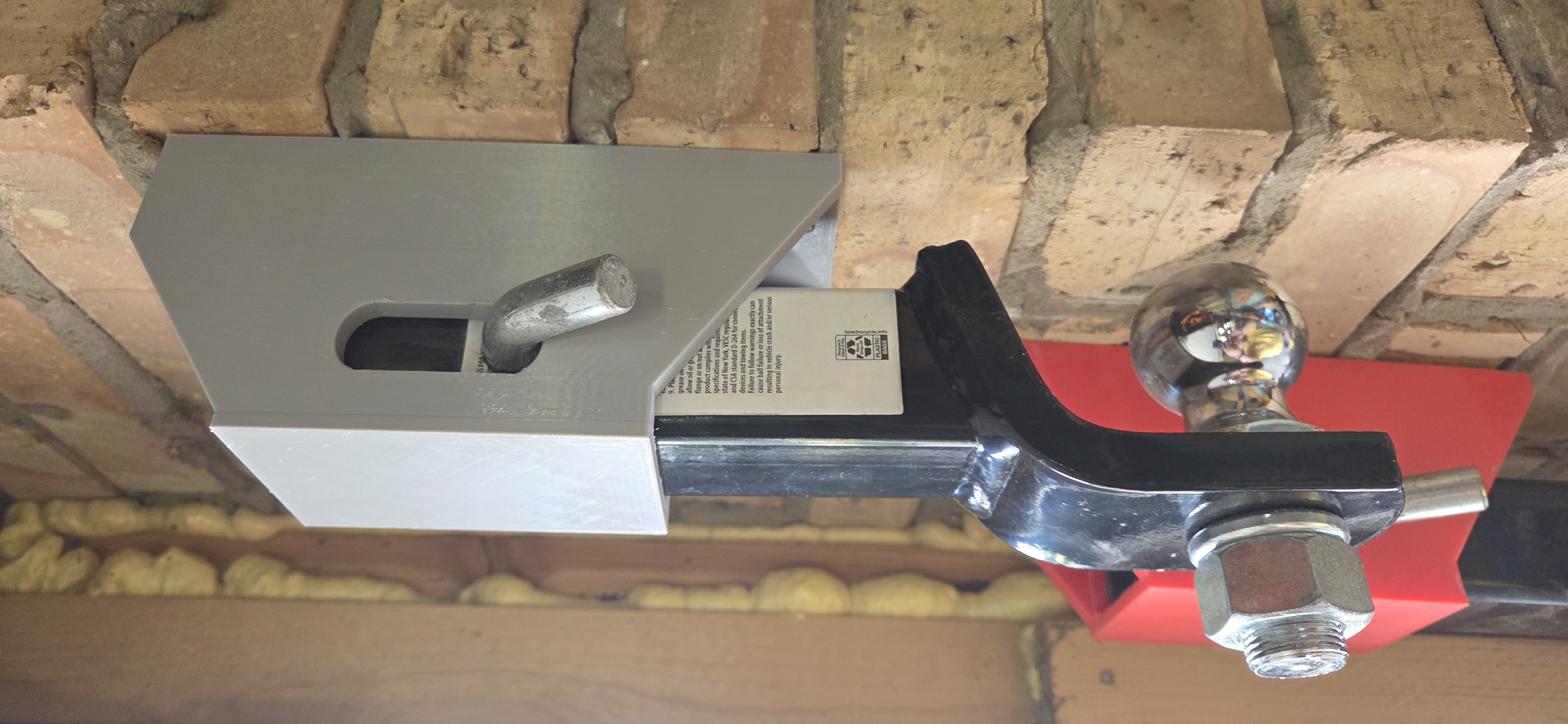 2" Hitch Wall Mount