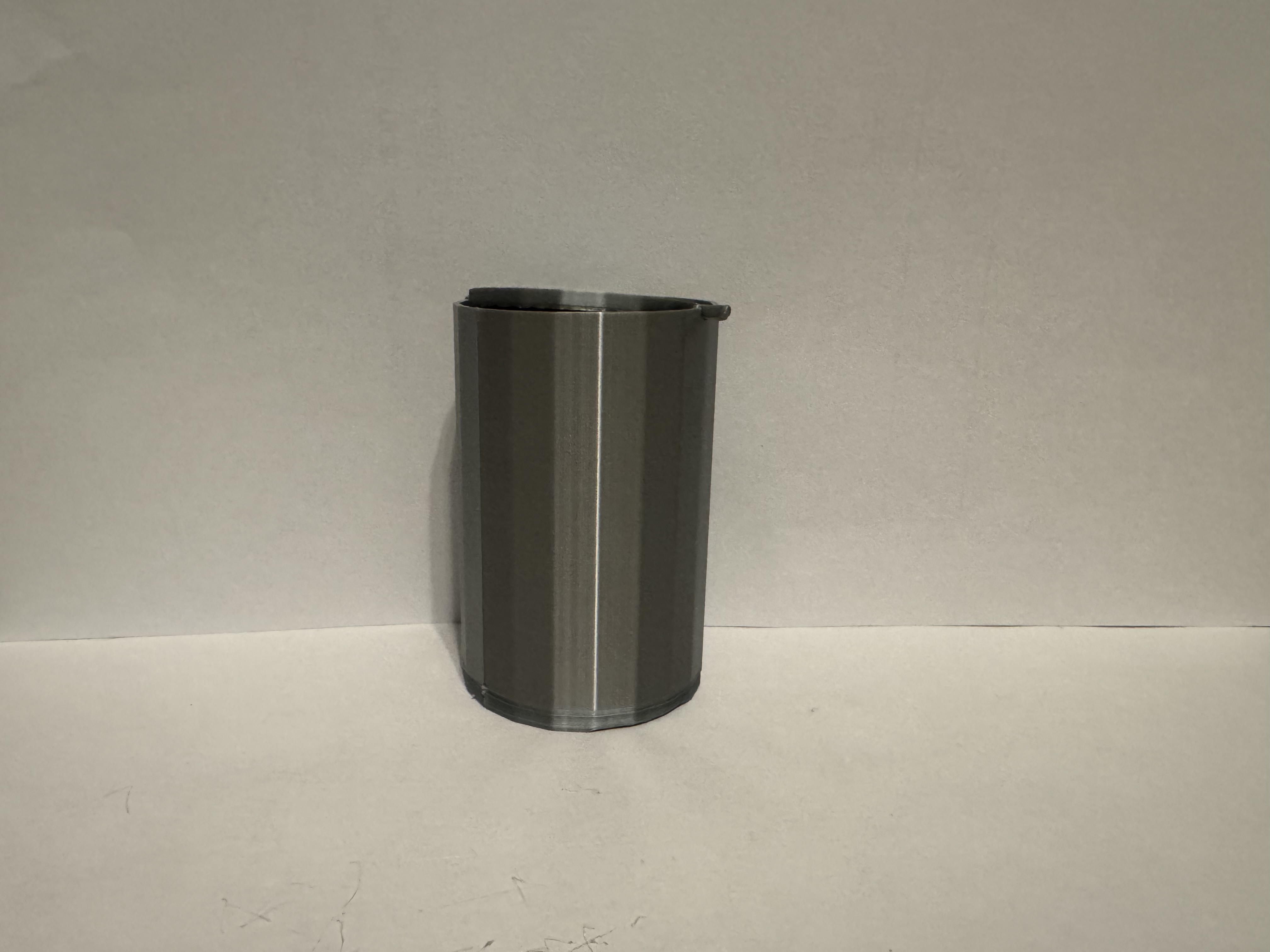 trash bin with spinning lid