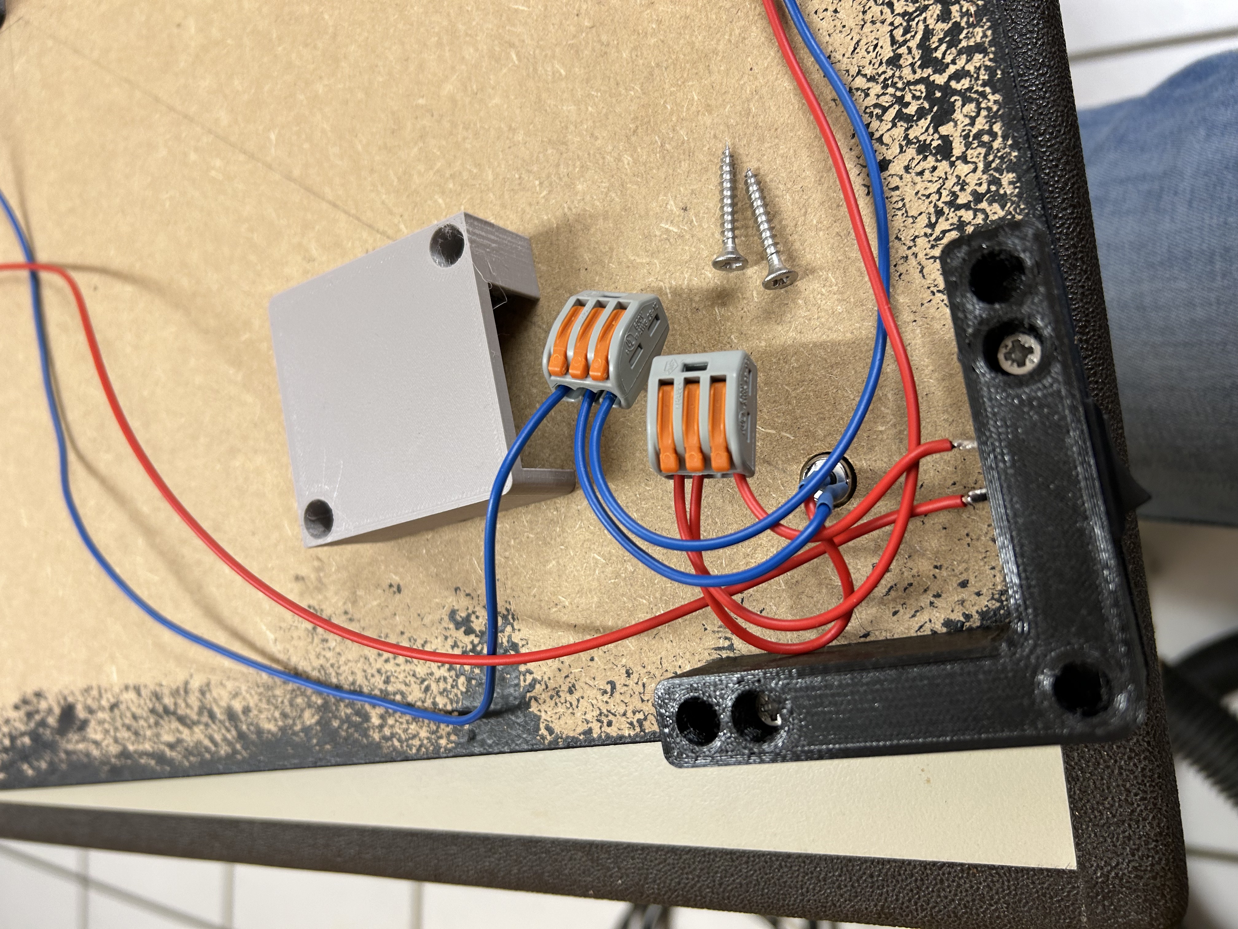 The HomeCube - Base Foot Corner for Power Switch and Cable Protection Cover — thumbnail 3