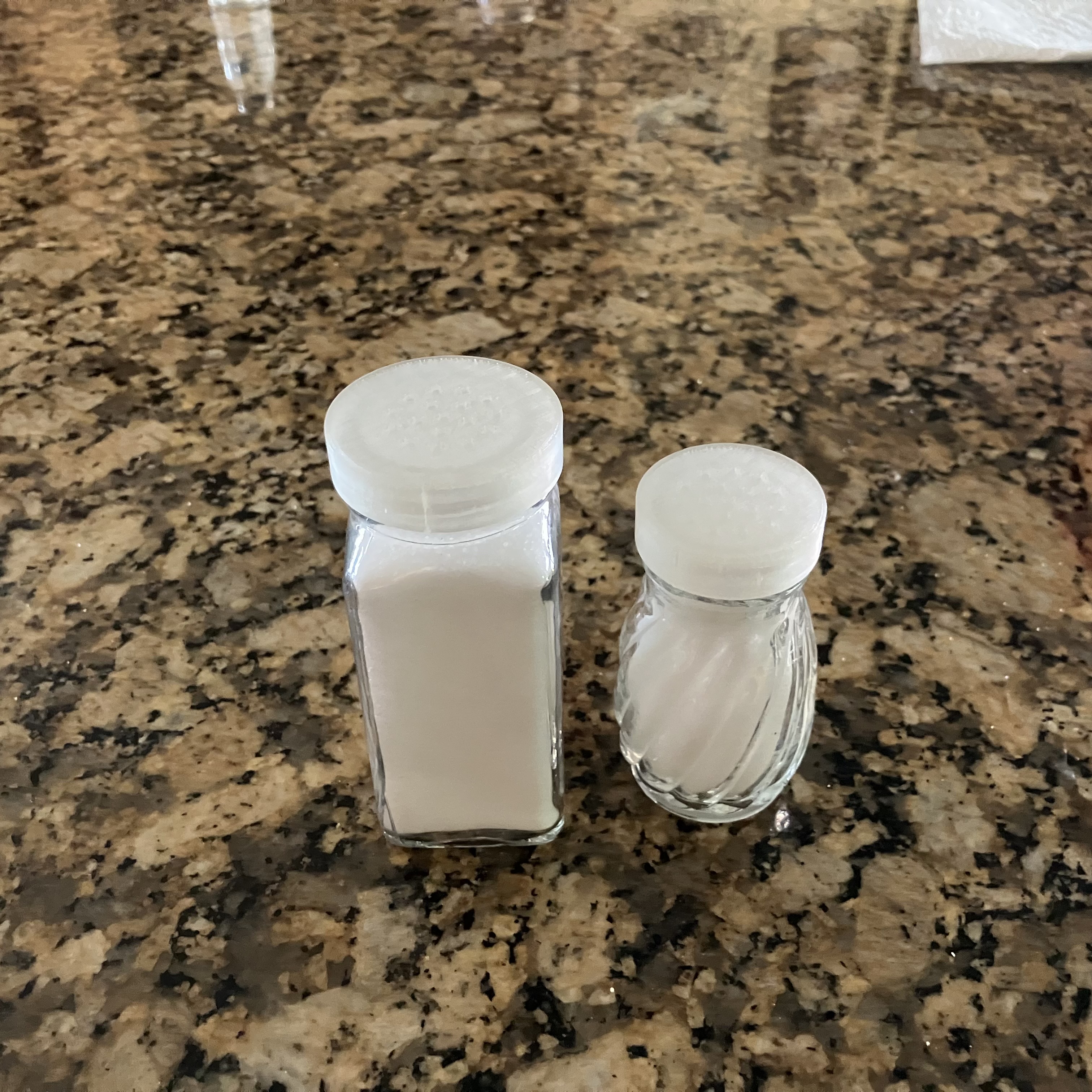 Salt Shaker Lids par mscalora Téléchargez gratuitement un modèle STL