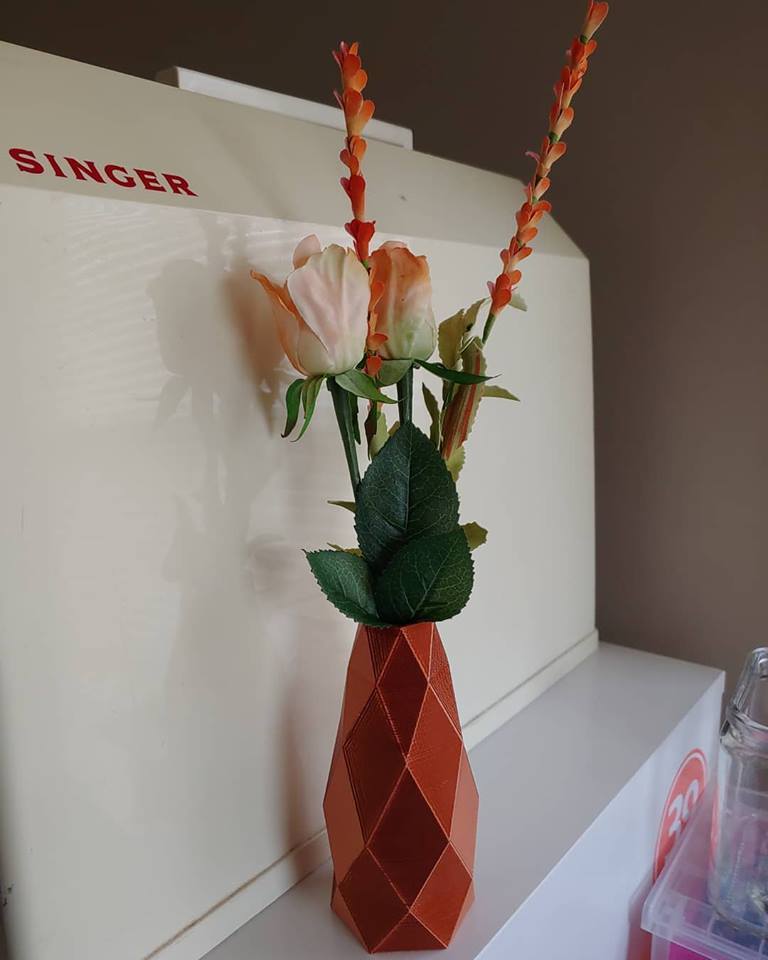 Miniatura 3 do modelo 3D Faceted Vase
