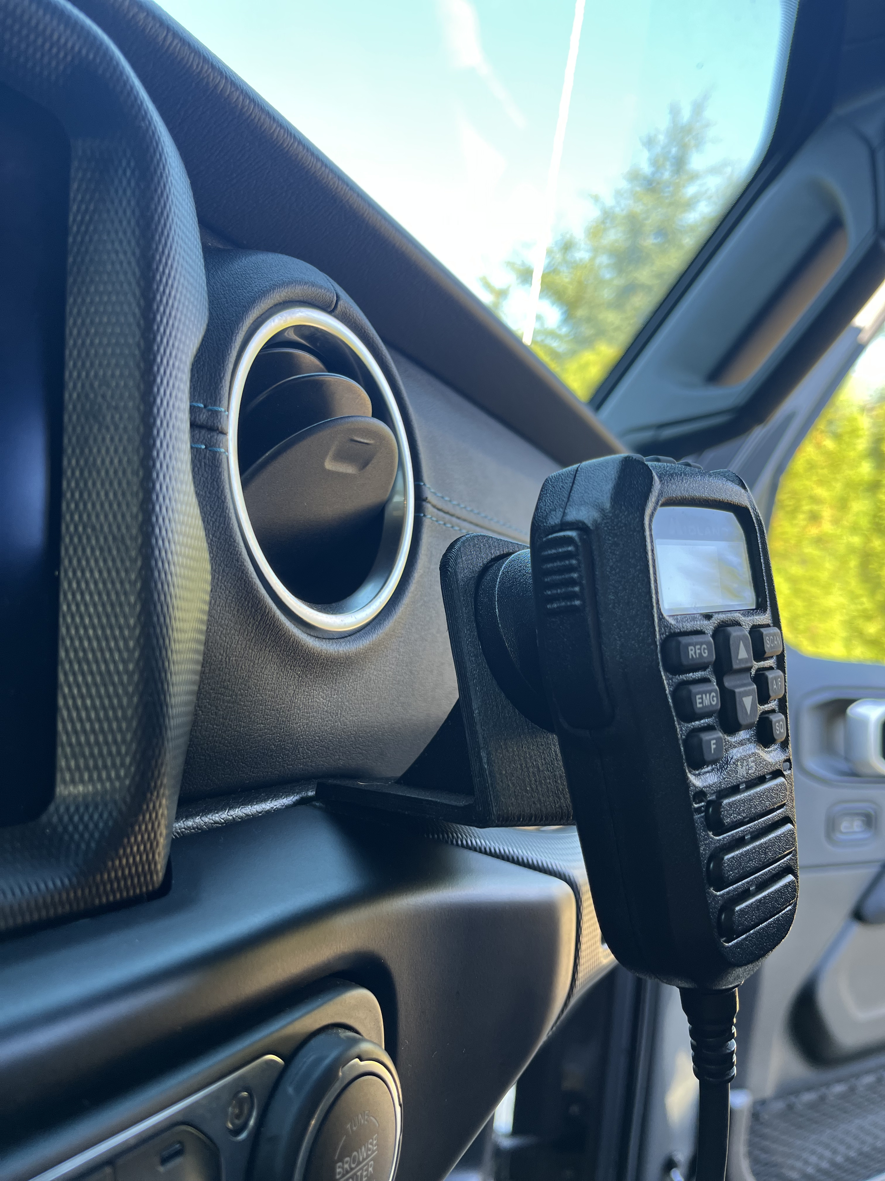 CB mic mount for Jeep Wrangler JL