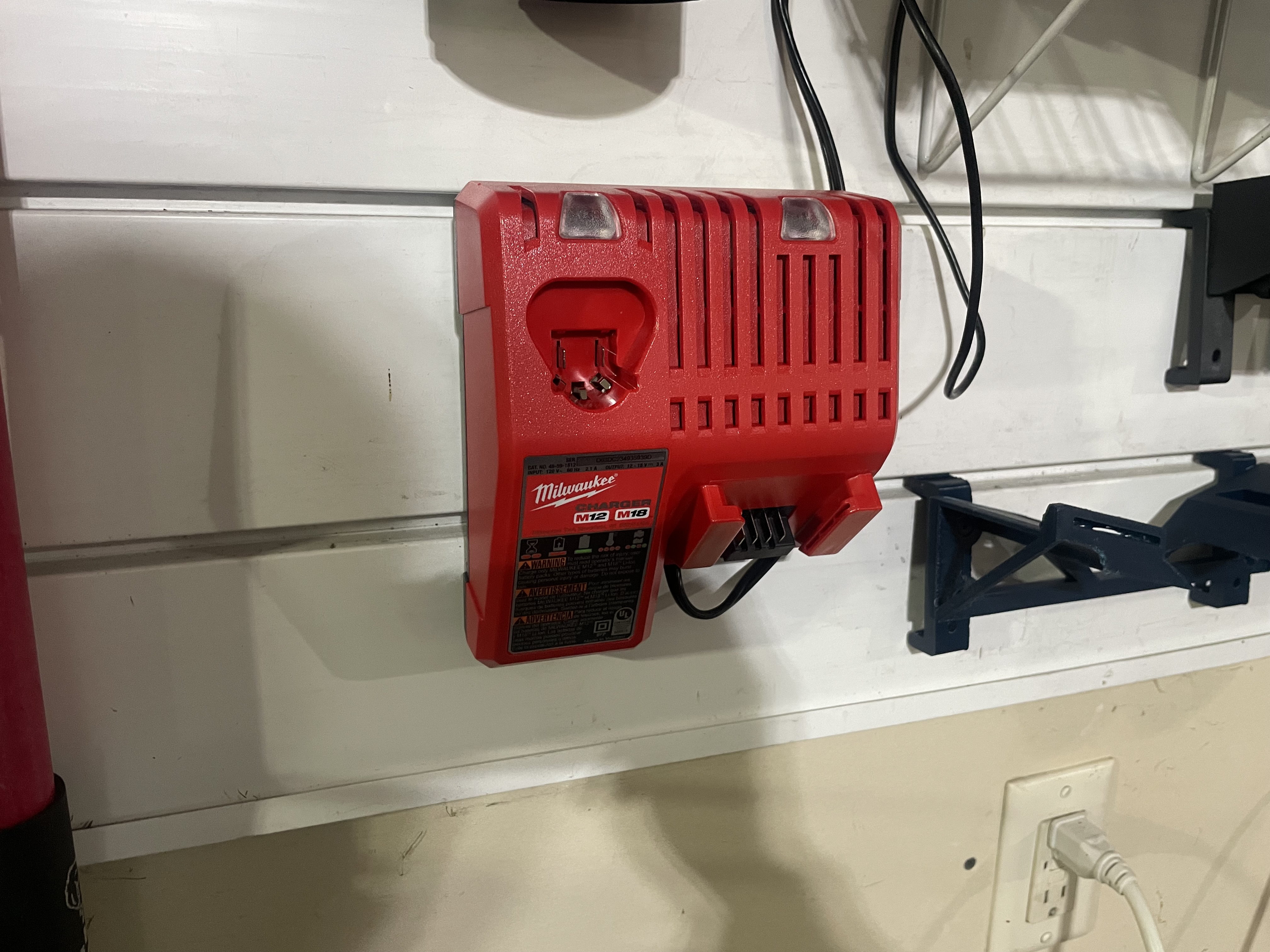 Milwaukee M18/M12 Combo Charger SlatWall Mount