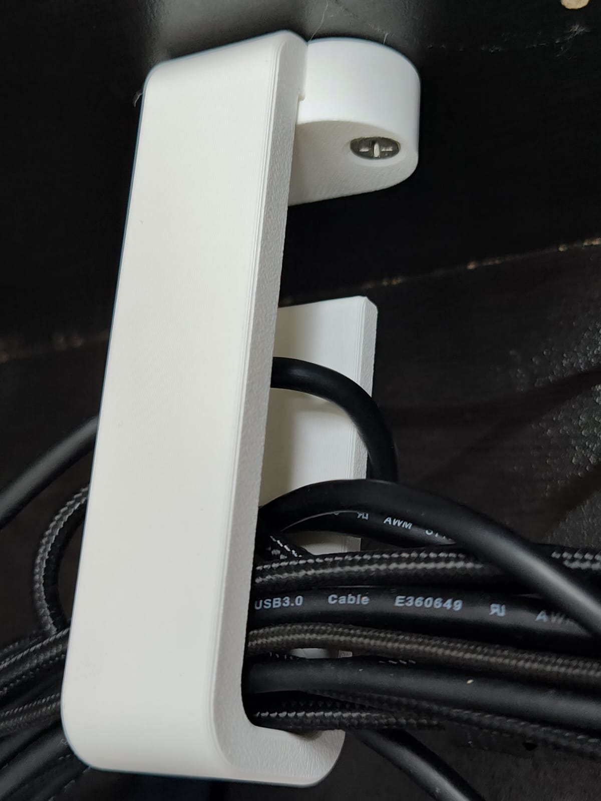 Multiple Cable Holder(No supports needed)