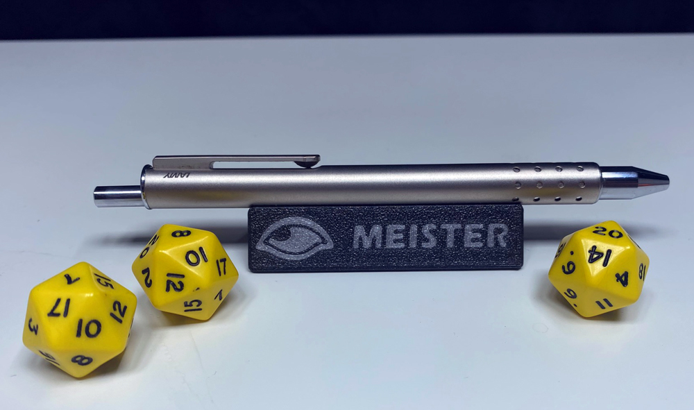 THE DARK EYE pen holder and name plate (Das Schwarze Auge Stiftehalter und Namensschild) DSA