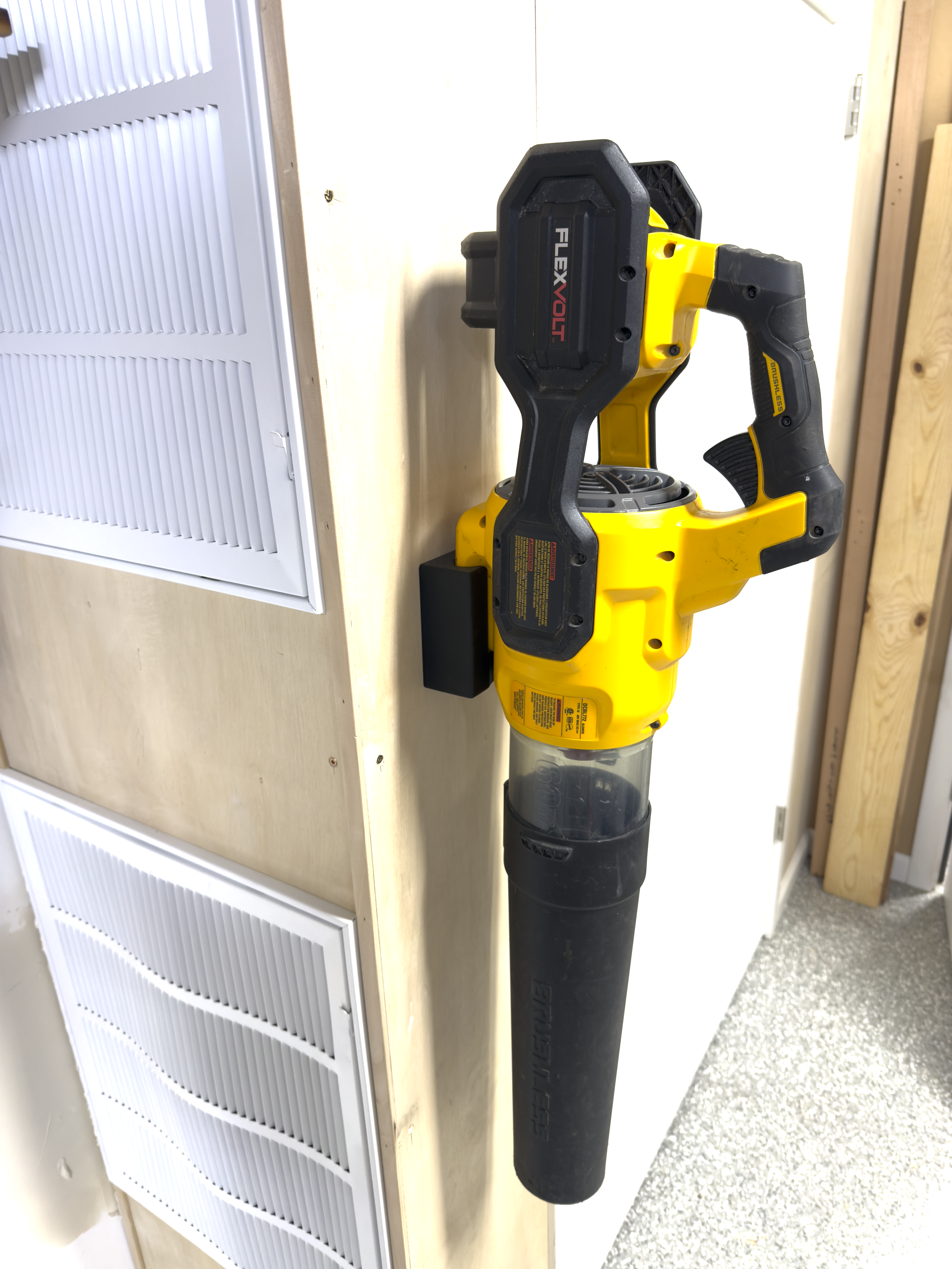 Dewalt DCBL772 20V Leaf Blower Hanger Bracket