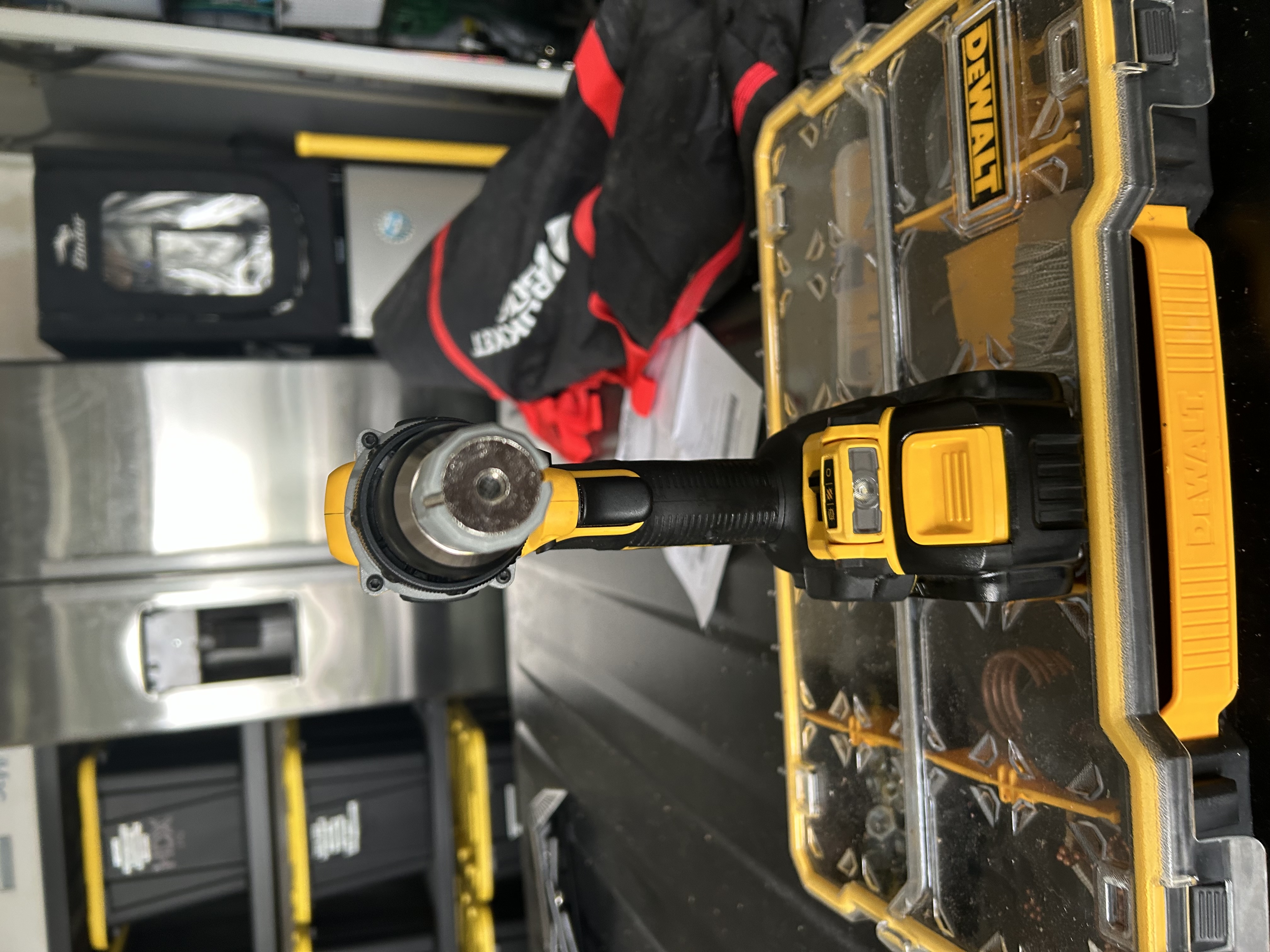 Drill bit for hurricane shutter wing nuts. — miniatura 4