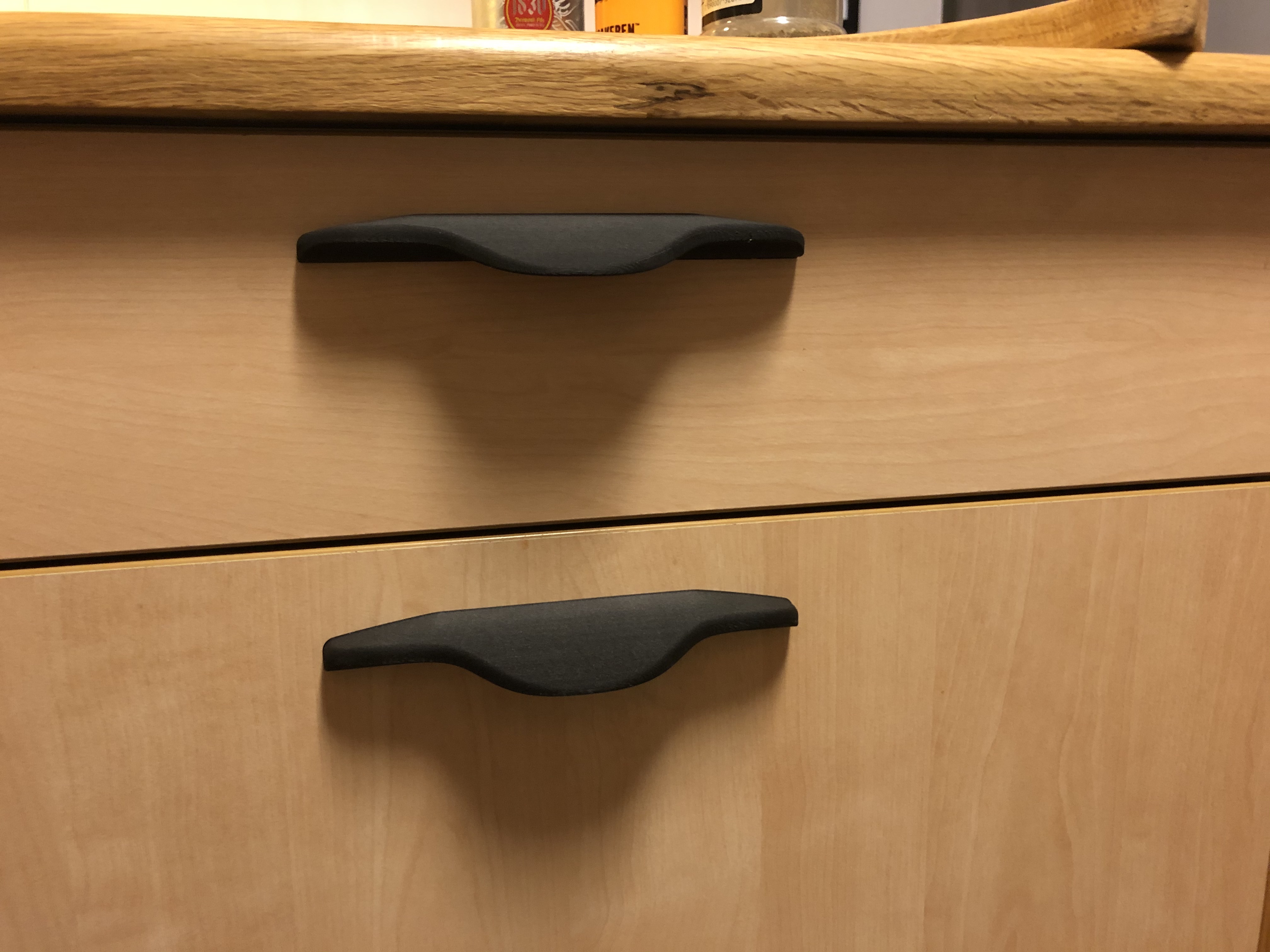 Kitchen handle 127 - 128mm hole width