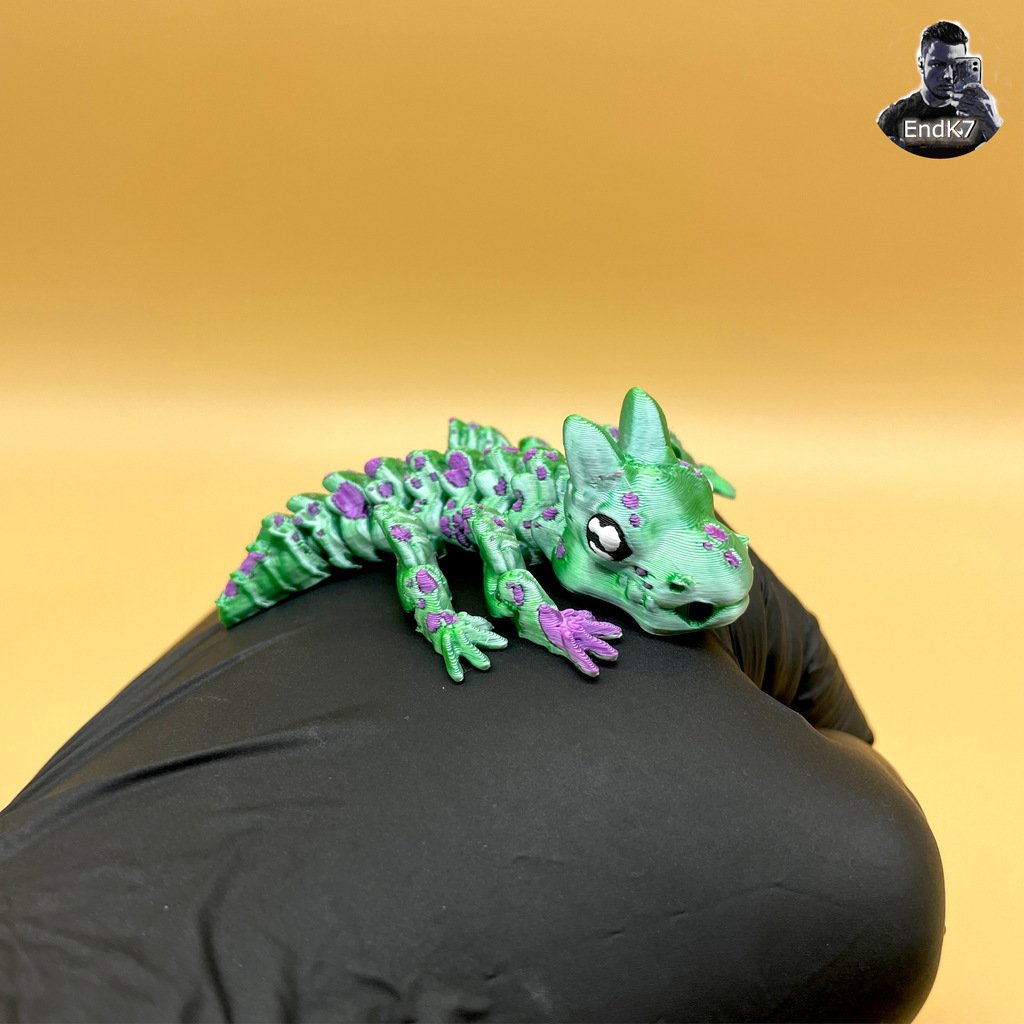 Baby Grumpy Dragon Keychains — miniatura 5