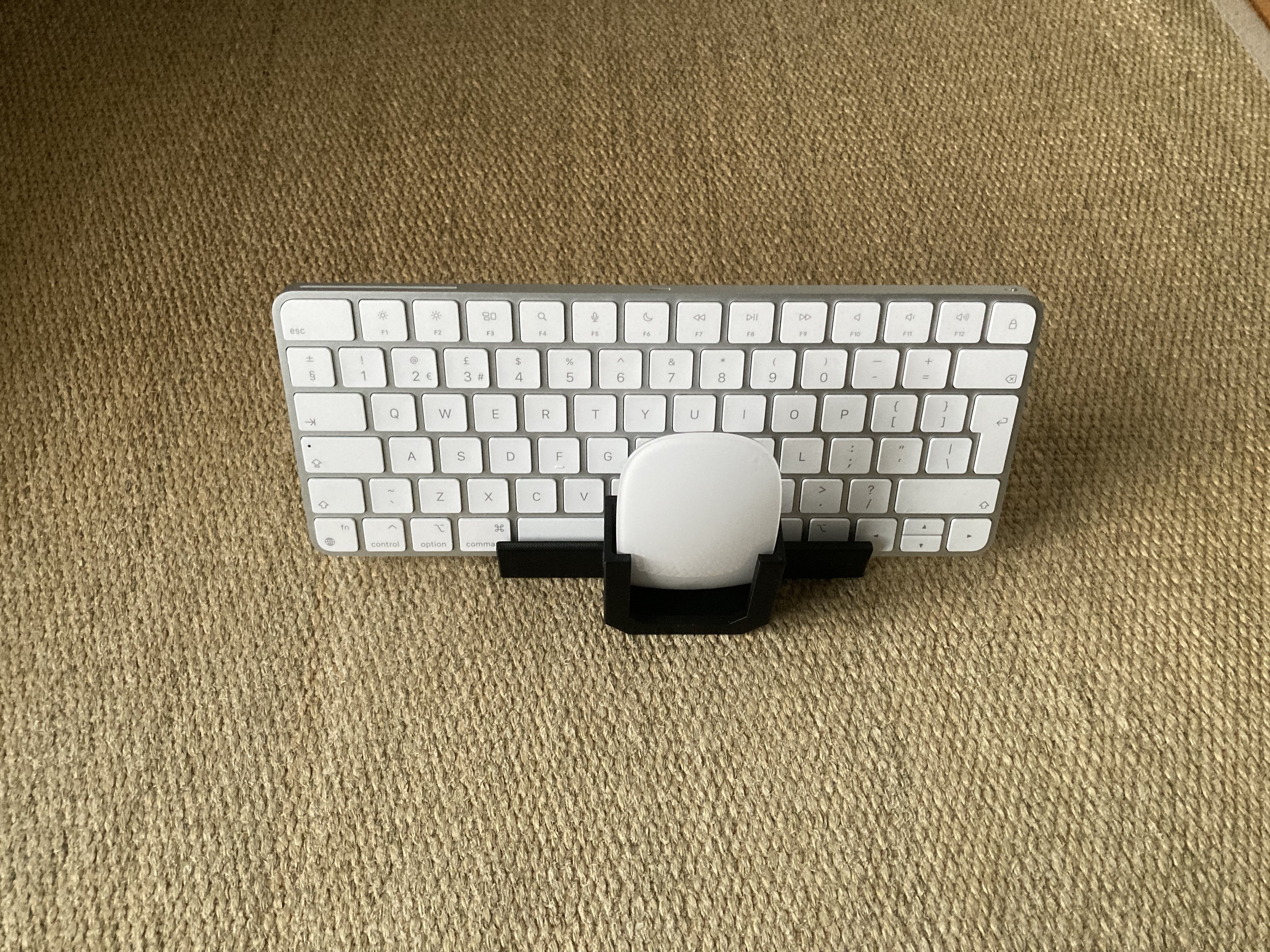 Apple Blootooth Keyboard and Magic Mouse stand