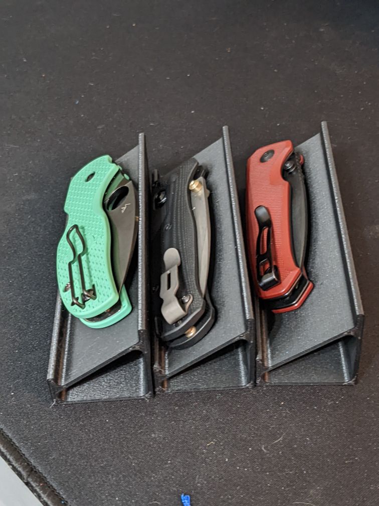 Knife storage/DIsplay stand