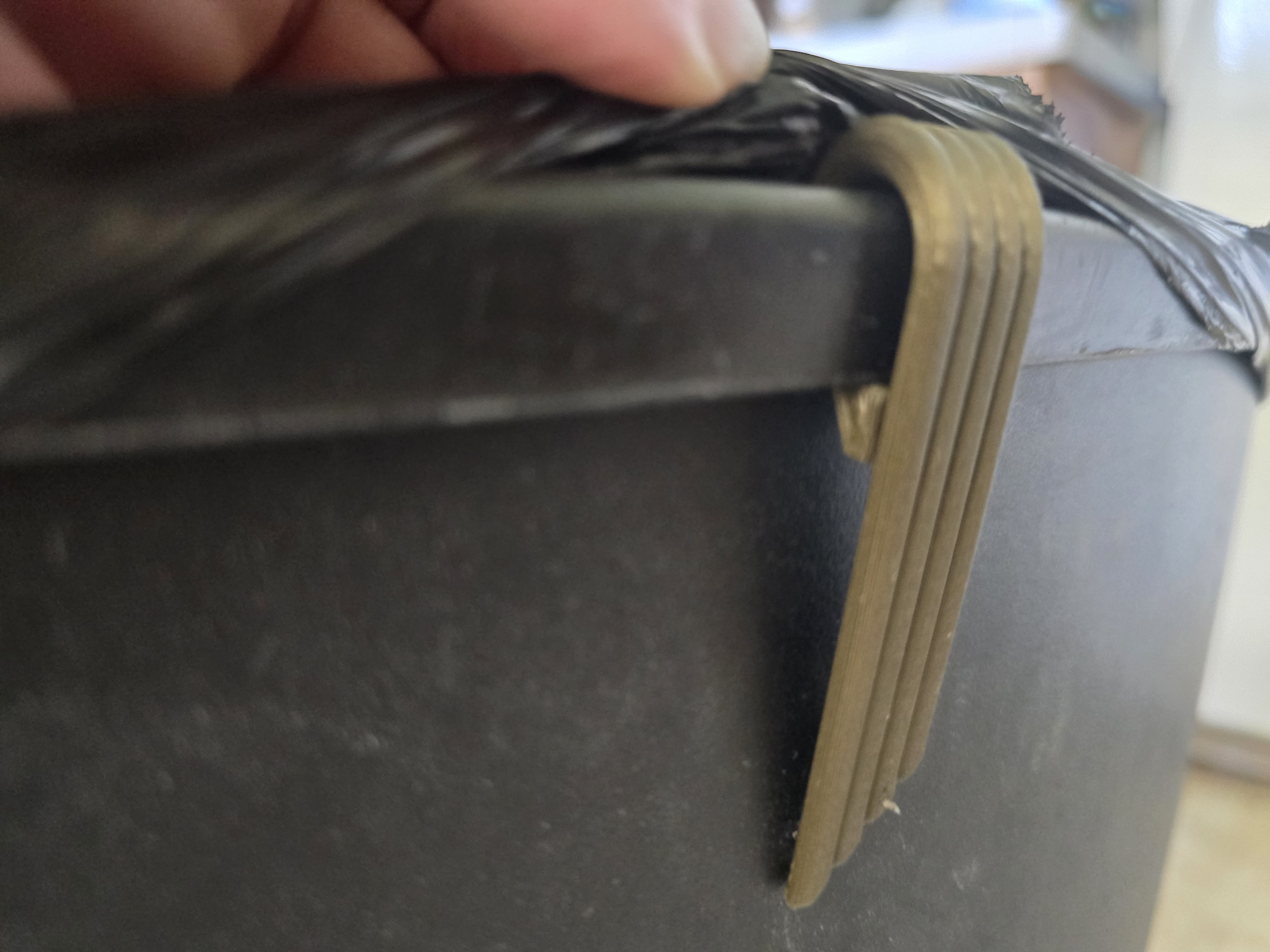 trash can decompression clip — miniatura 4