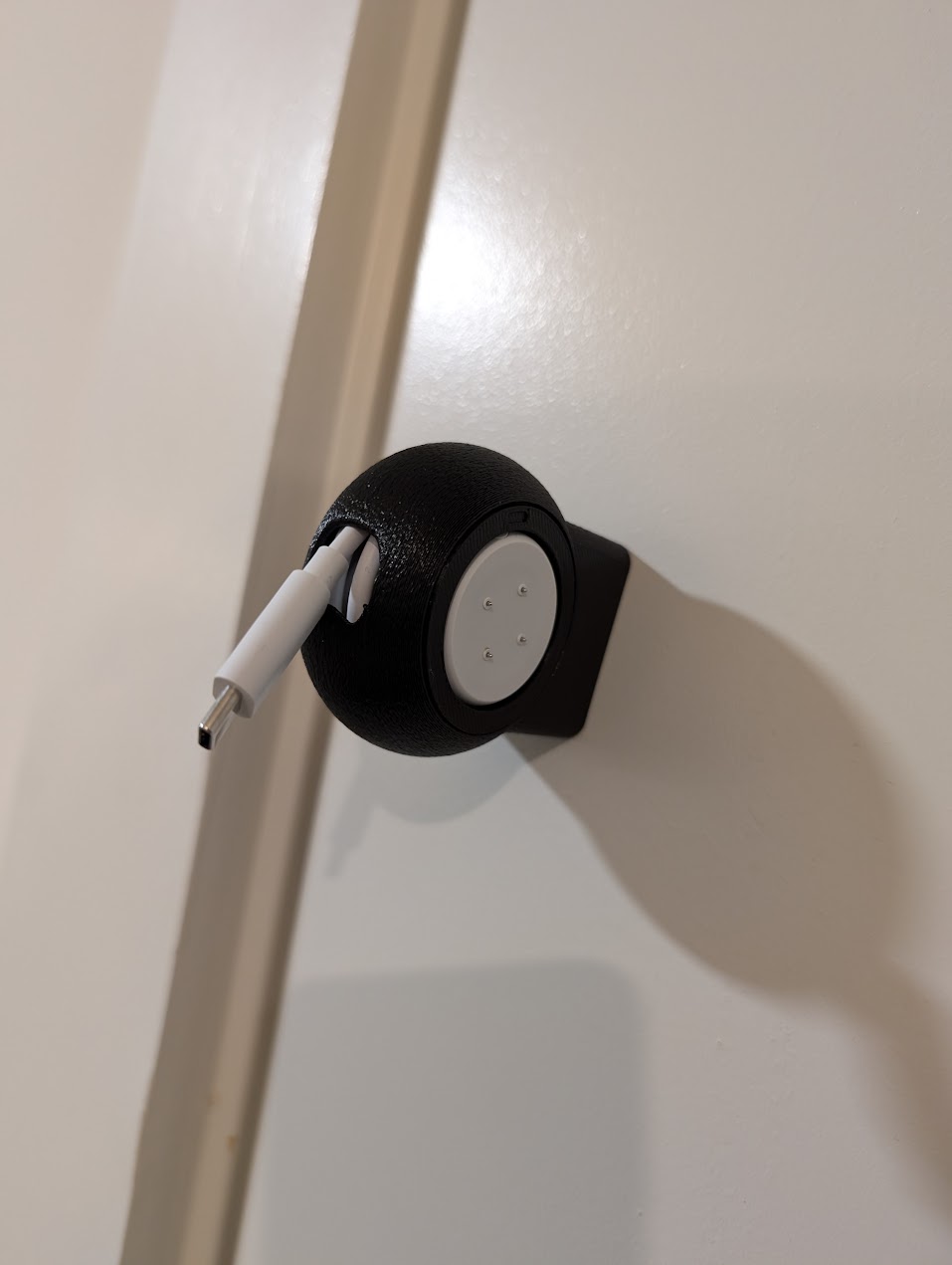 Pixel Watch 2 & 3 charger w/ cable winder and plug mount (USB-C & USB-A) with 10x3 mm magnet holes