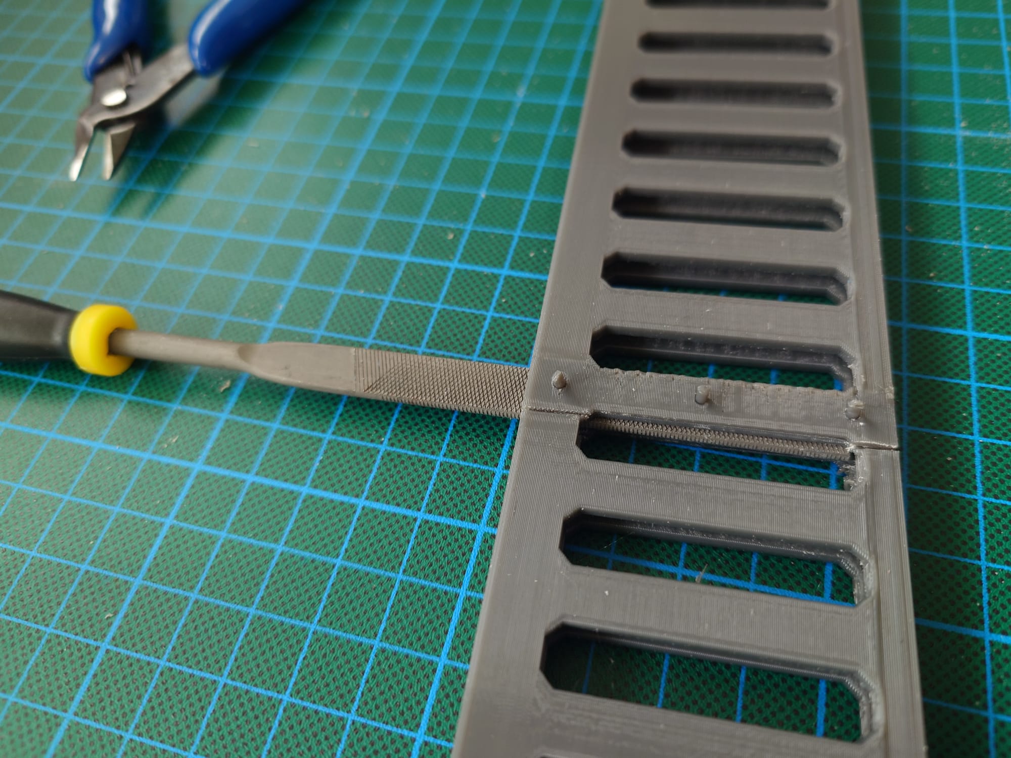 Qidi Plus 4 Closeable Ventilated Riser by 3D Mad Mesh | Printables Store