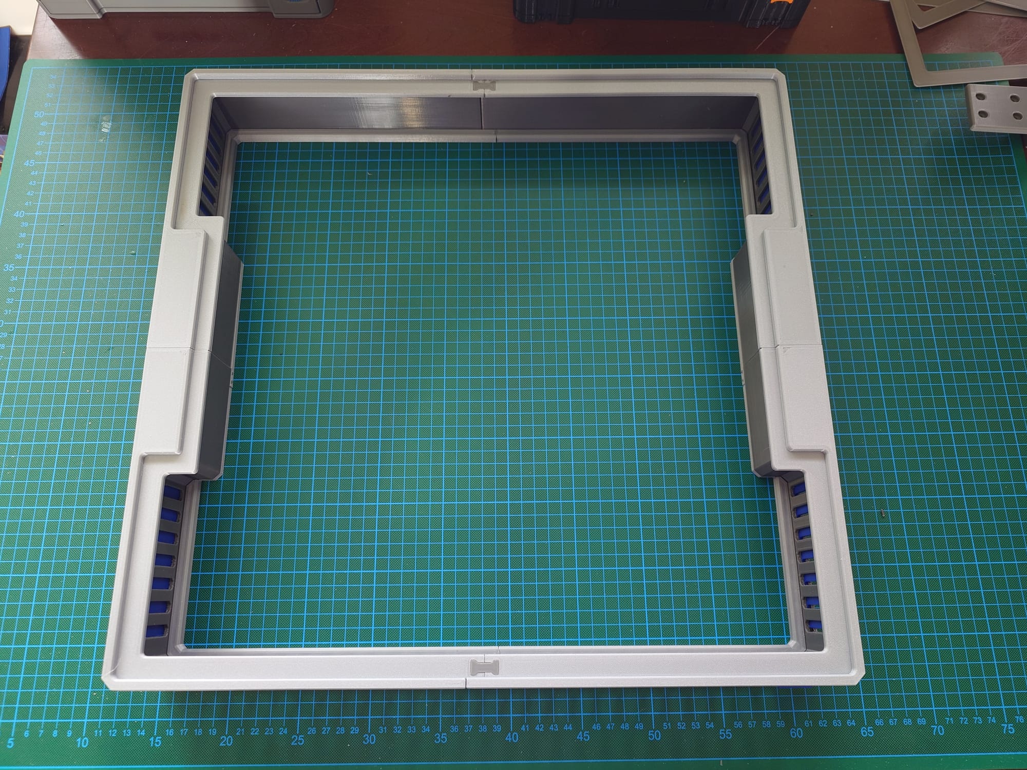 Qidi Plus 4 Closeable Ventilated Riser by 3D Mad Mesh | Printables Store