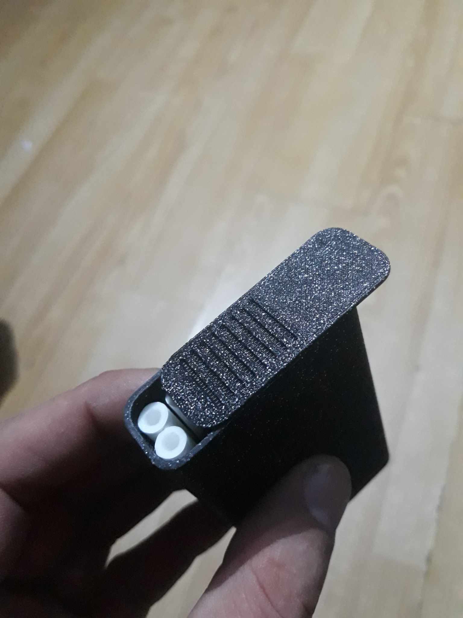 Cigarette box