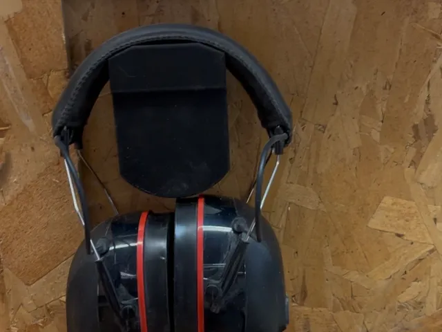 Headphone Holder W/Cover
