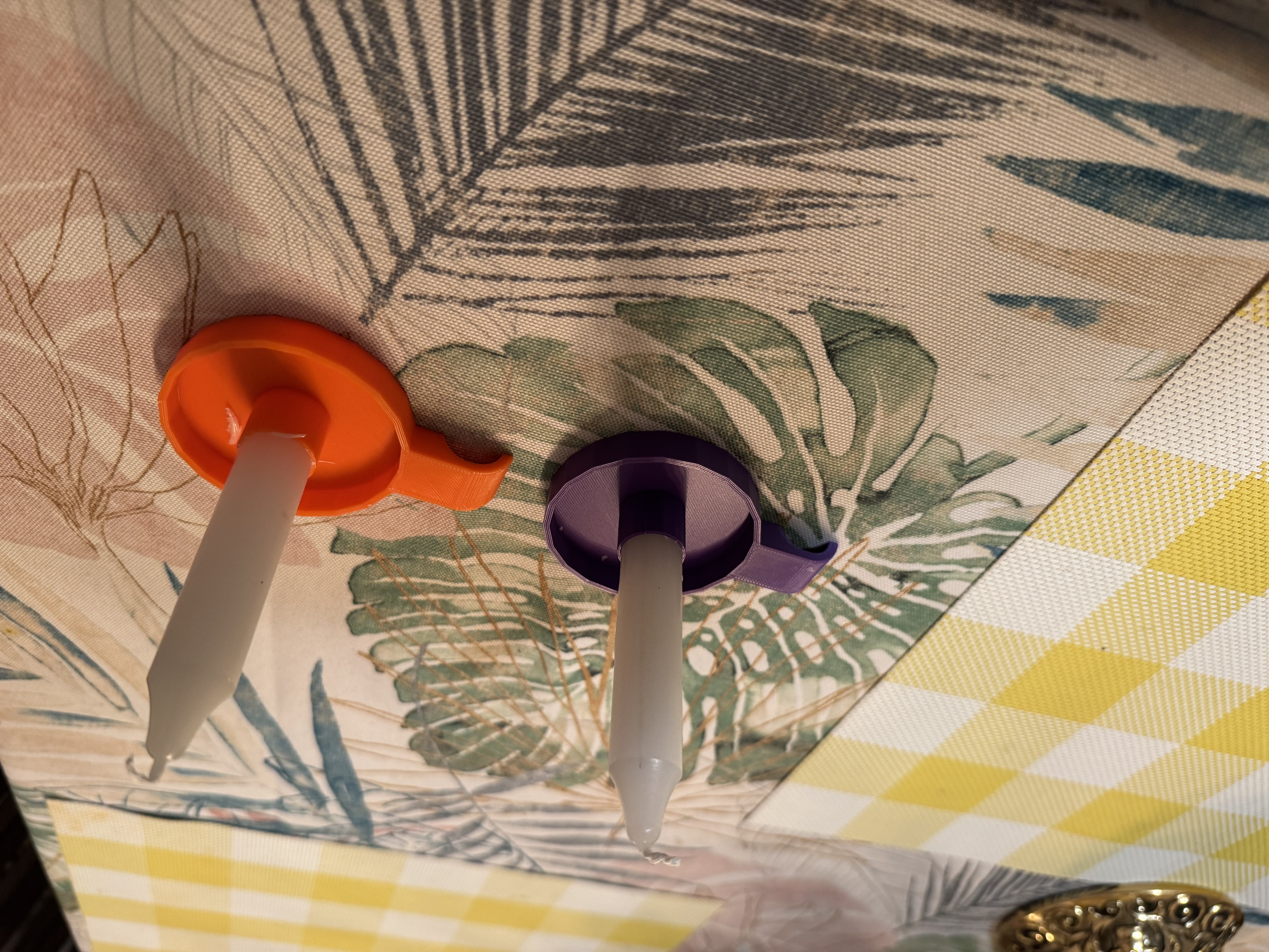 Acil Durum Şamdan Tutucu (Sadece Plastik Aparattır!!!) Acil Durum Şamdan Tutucu (Sadece Plastik Aparattır!!!)